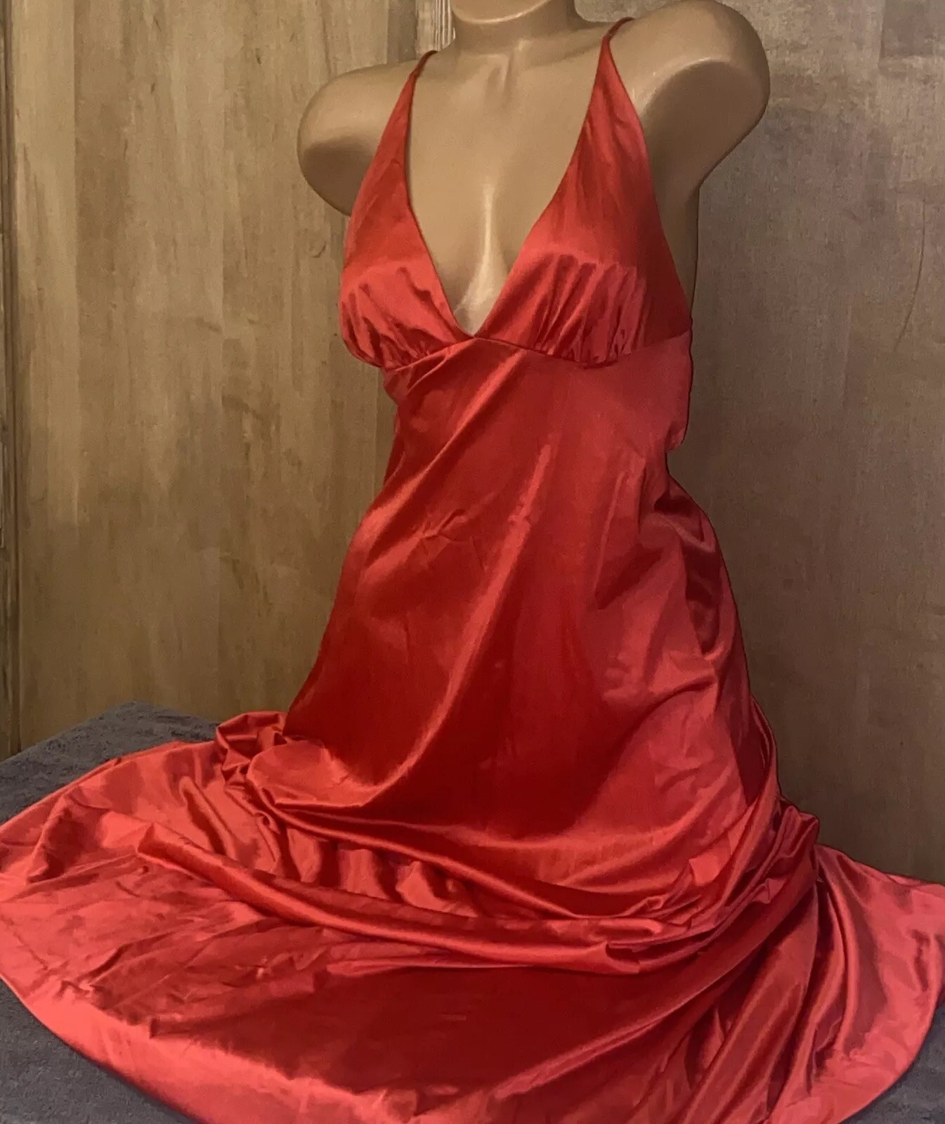 Vintage Vanity Fair Long Red Satin Nylon SZ 32 Flowing Nightie Dress Slip #15