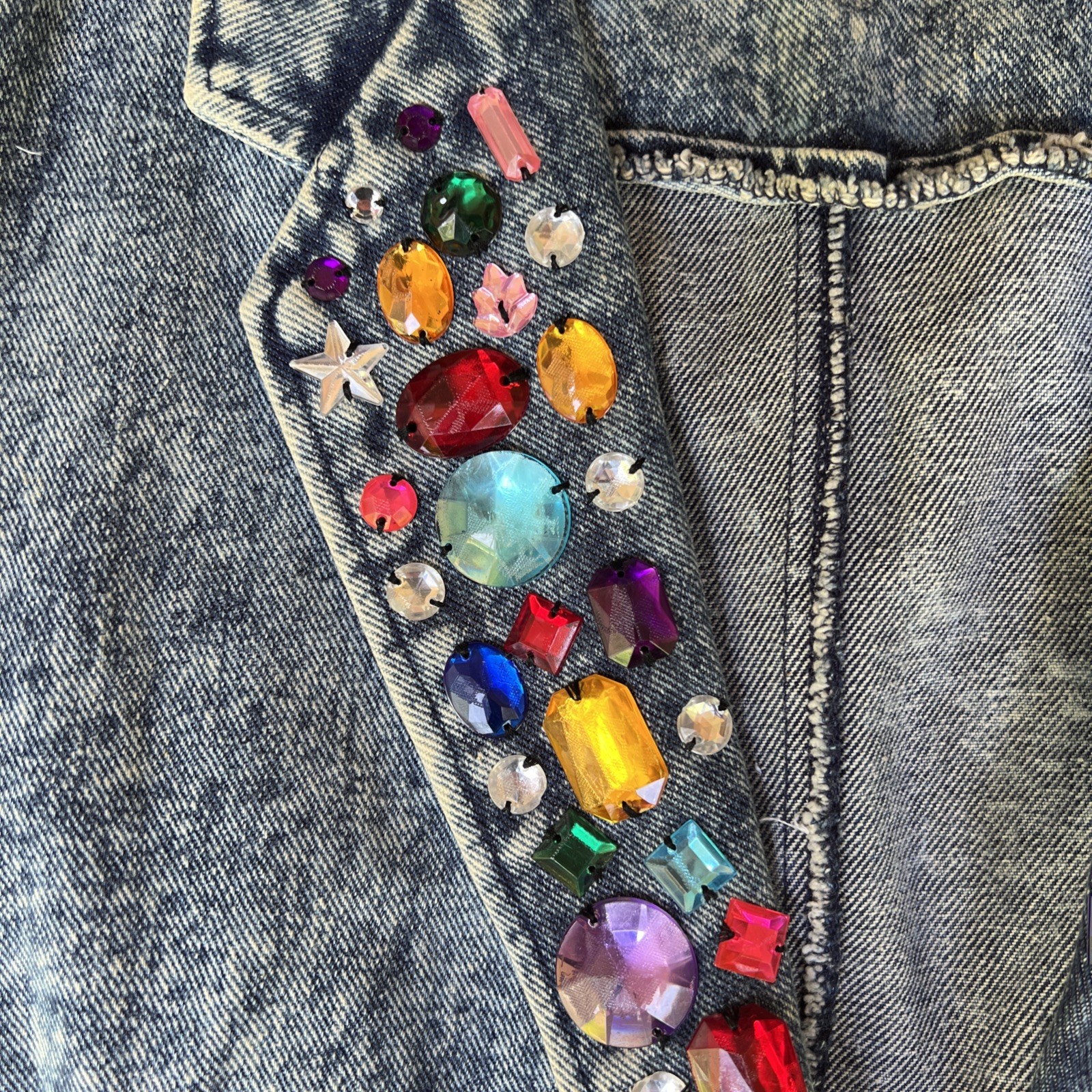 Vtg 80’s Acid Wash Denim Jacket Embellished Colorful Stones Women’s Sz M or L?