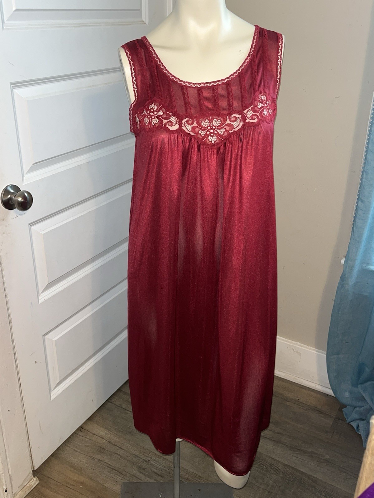 Vintage Gossard Artemis Red Nylon Nightgown Robe Set Size Medium Lace USA