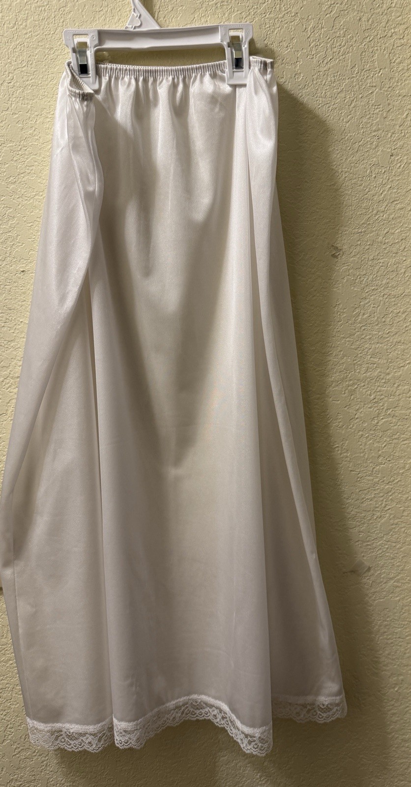 Vintage Vassarette White Shiny Half Slip Size Large 20 Inch Length USA