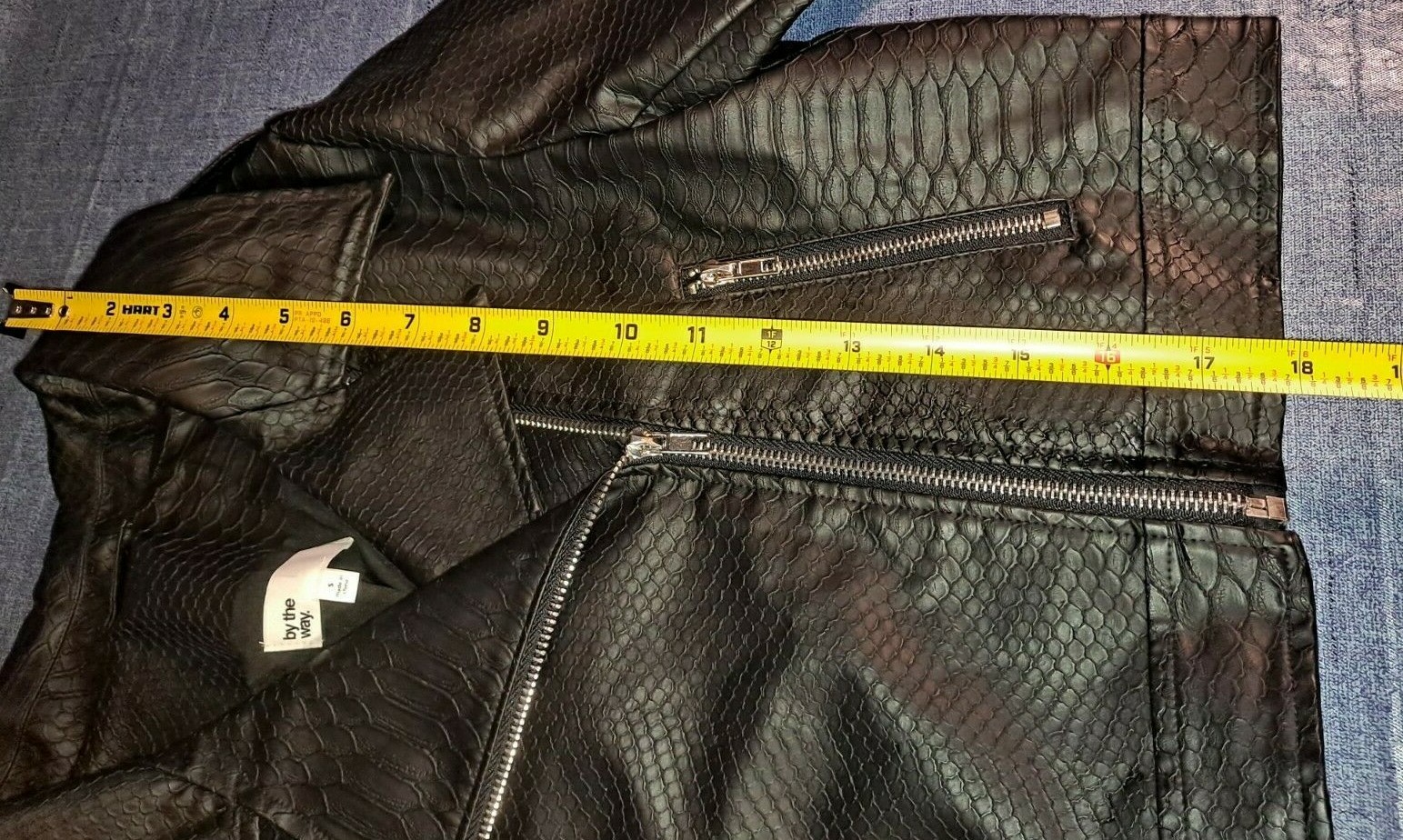 Black Cropped Biker Girl Jacket Ladies Small Polyester „Looks Like Real Leather”