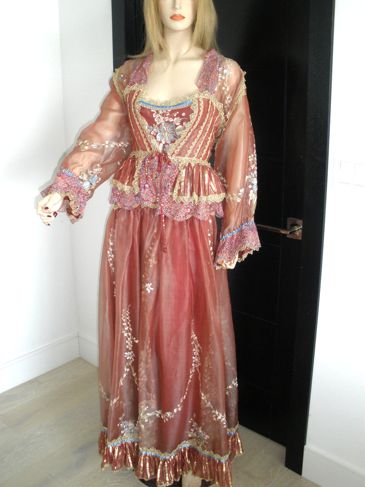 $40K NEVER WORN QUEEN ELIZABETH ROYAL DRESSMAKER SILK PAINTED JEWELED DRESS GOWN