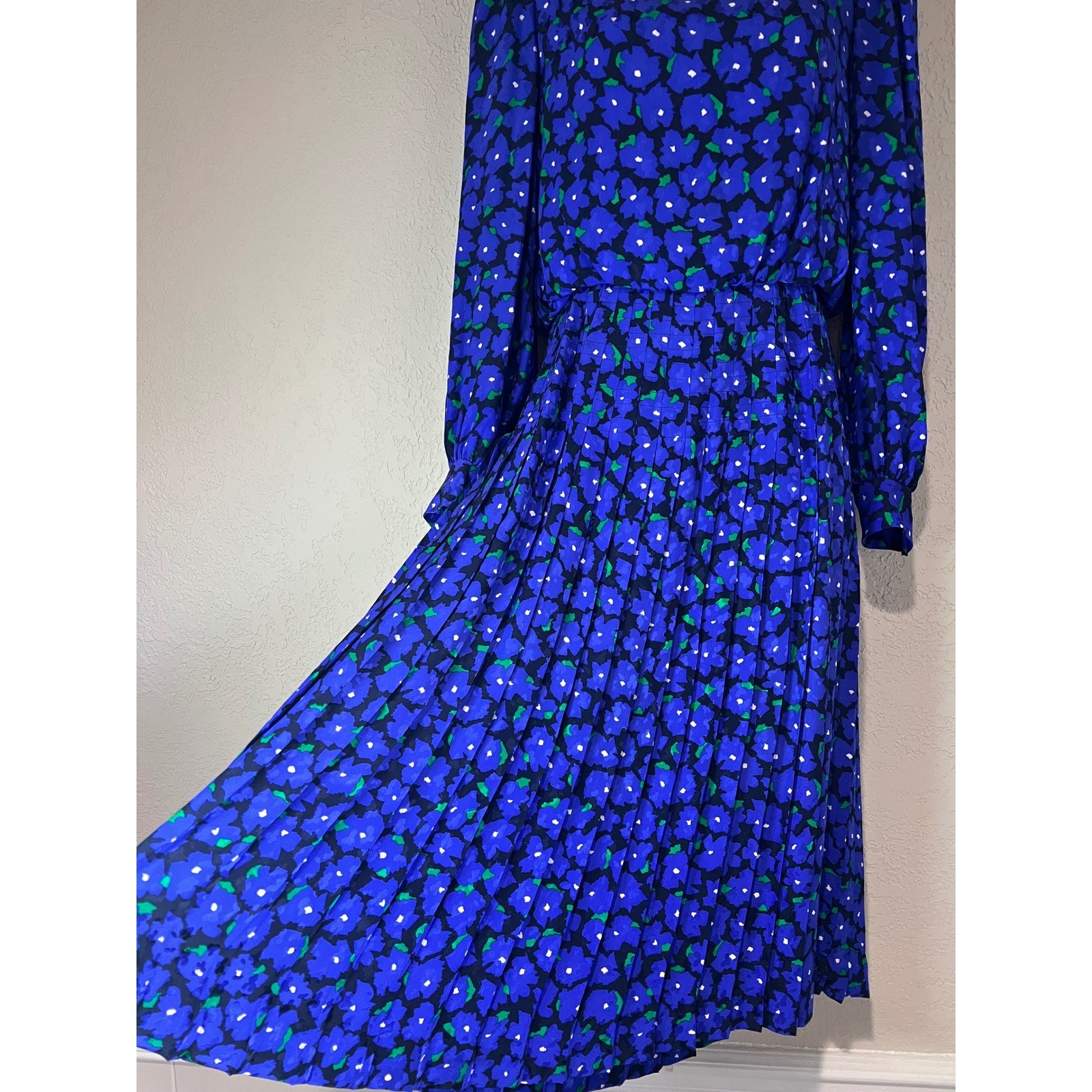 Raul Blanco Silk Dress Womens 4 Blue Floral Vintage with belt Pleated Midi 80s