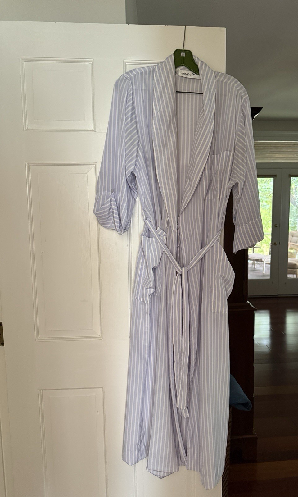 Vintage 80s MOLLIE PARNIS pale lavendar/cream stripped robe SZ MED 3 pockets