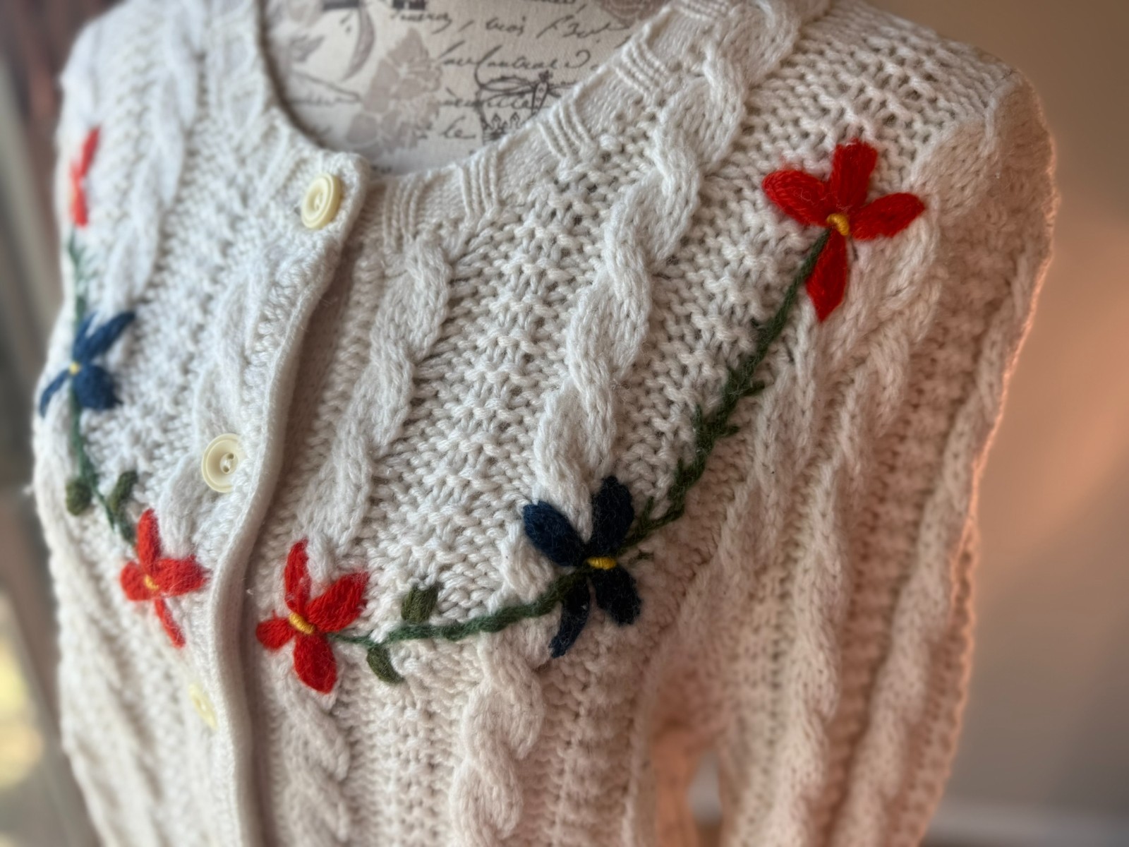 Vintage Cream CABLE KNIT Flower Sweater CARDIGAN Grandma COTTAGE Core Preppy S/M