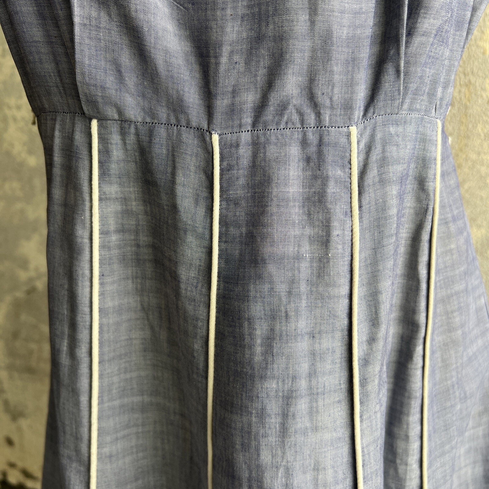 Vintage 1930s Blue Chambray Cotton Midi Dress Bust Pockets Shell Shaped Buttons