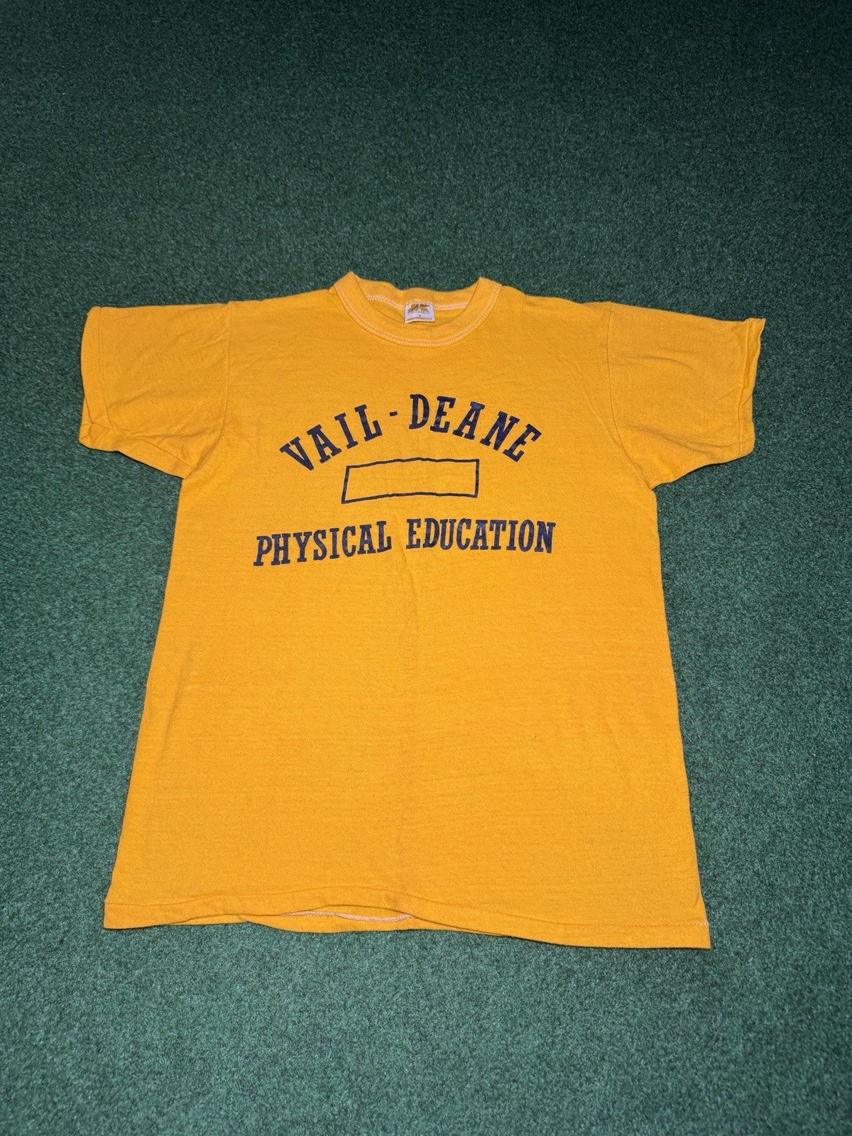 Vail Deane Physical Education Vintage 70s Russell Athletic XS/S T Shirt 16×22