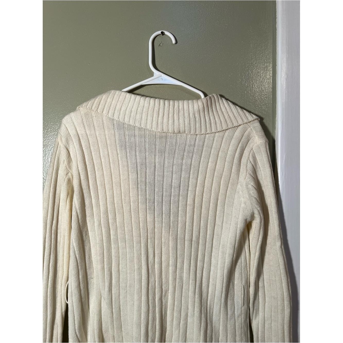 Vintage Kmart Women’s Size Medium Cardigan Sweater Cream White Collared Pockets
