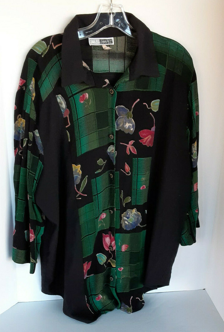 C. M. Shapes Blouse Vintage Size: 1X Color: Black with Floral Pattern A529