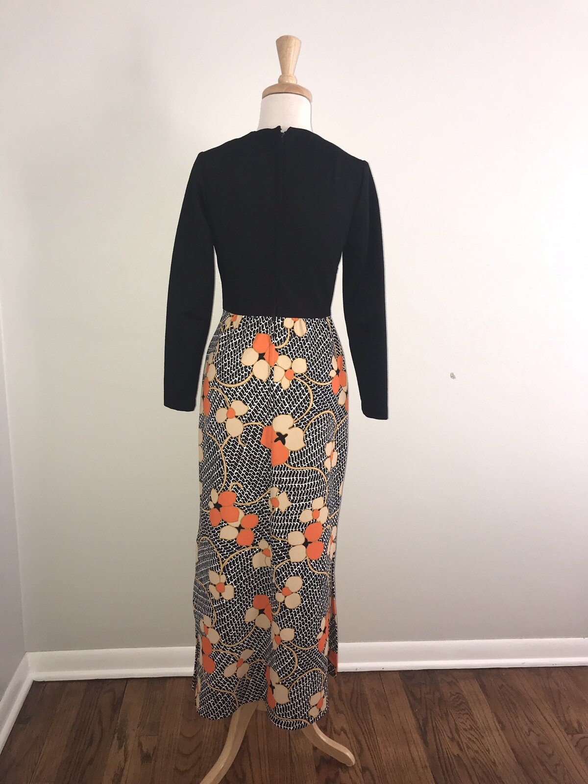 Vintage It’s Better Size XS/S Black Floral Acrylic Double Knit Maxi Dress