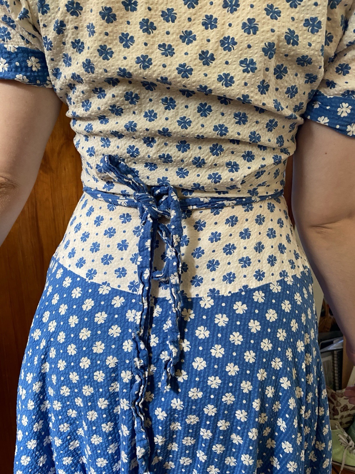 Vintage 1930s-40s White Blue Floral Lounge House Dress Puff Sleeve Zip Front Med
