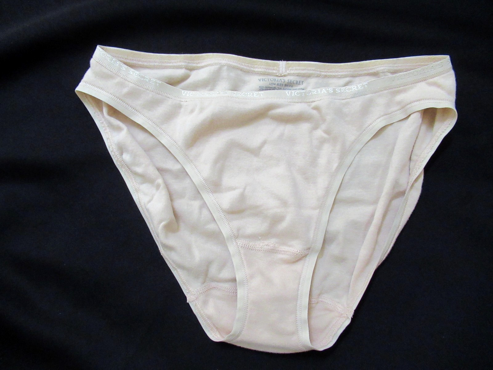 NWOT vintage Victorias Secret 2003bikini Panties size L nude cotton SW logo