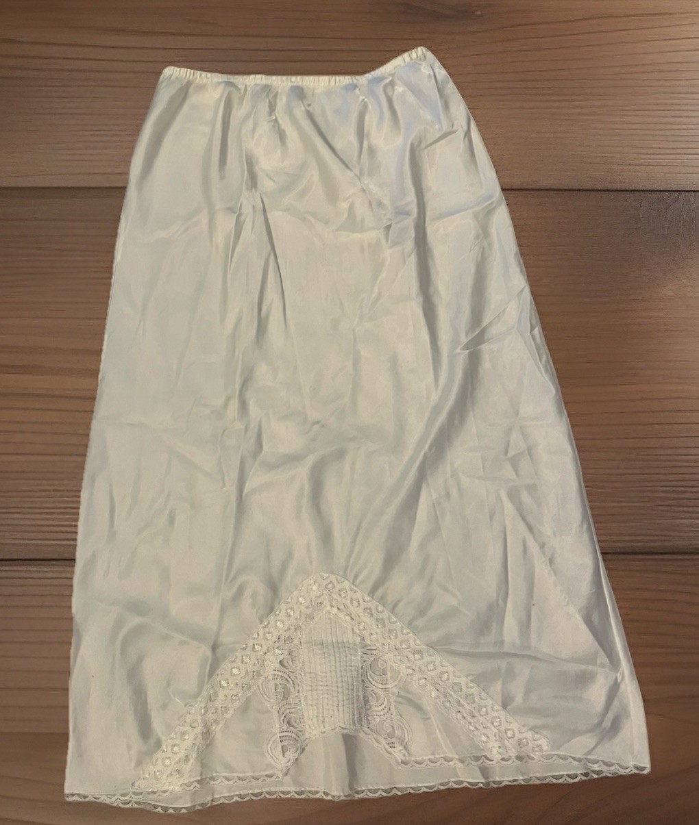 VTG Whispers Slip Skirt Cream Lace Inset Victorian Cottage Country Coquette S