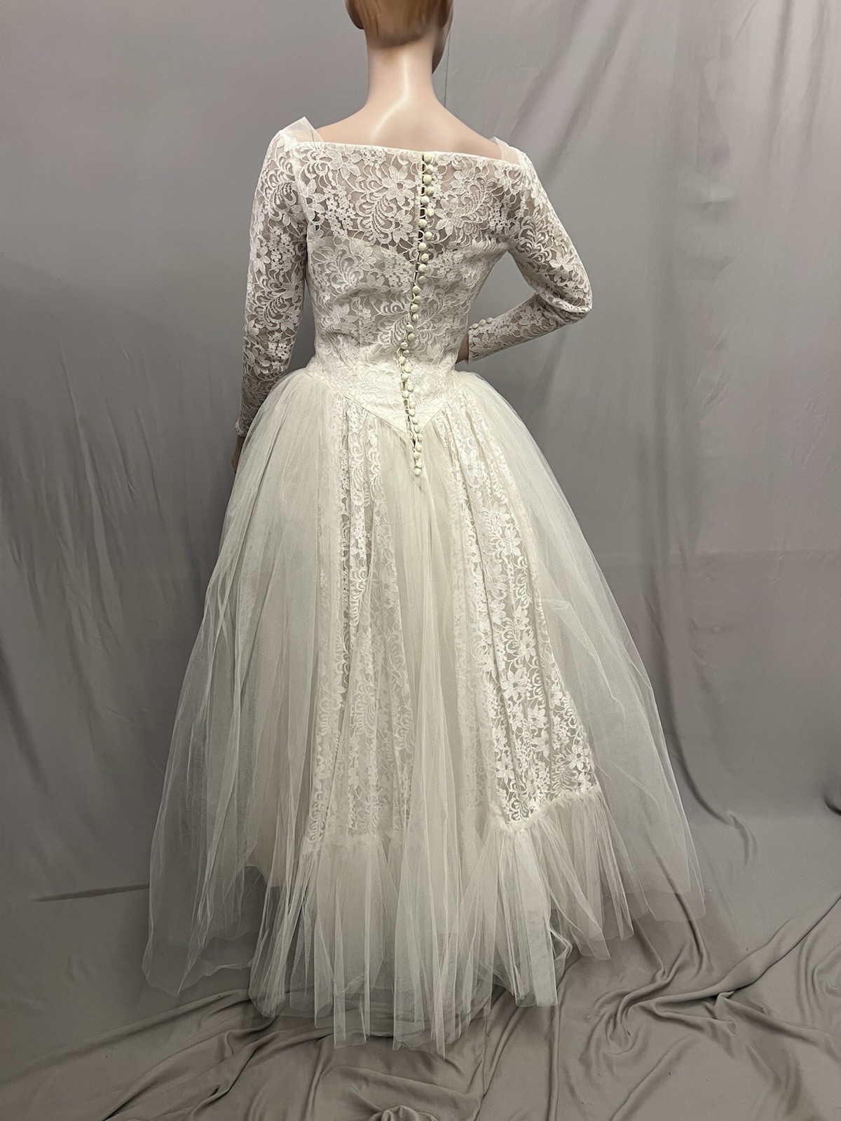 Romantic 1950’s Taffeta, Tulle & Lace Wedding Gown.