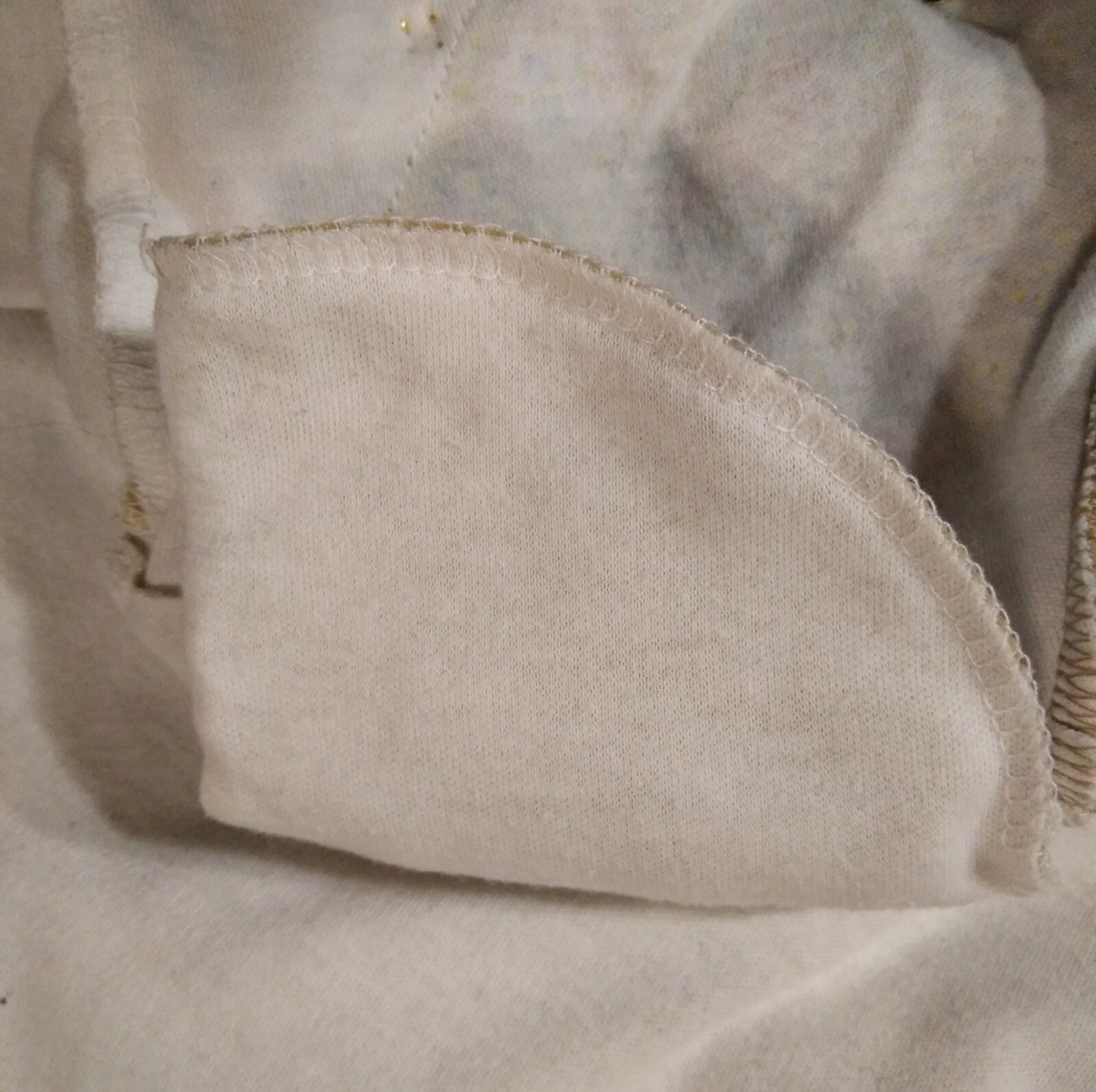 Vintage 80s Tan & White Fringe T-Shirt with Shoulder Pads Size Medium