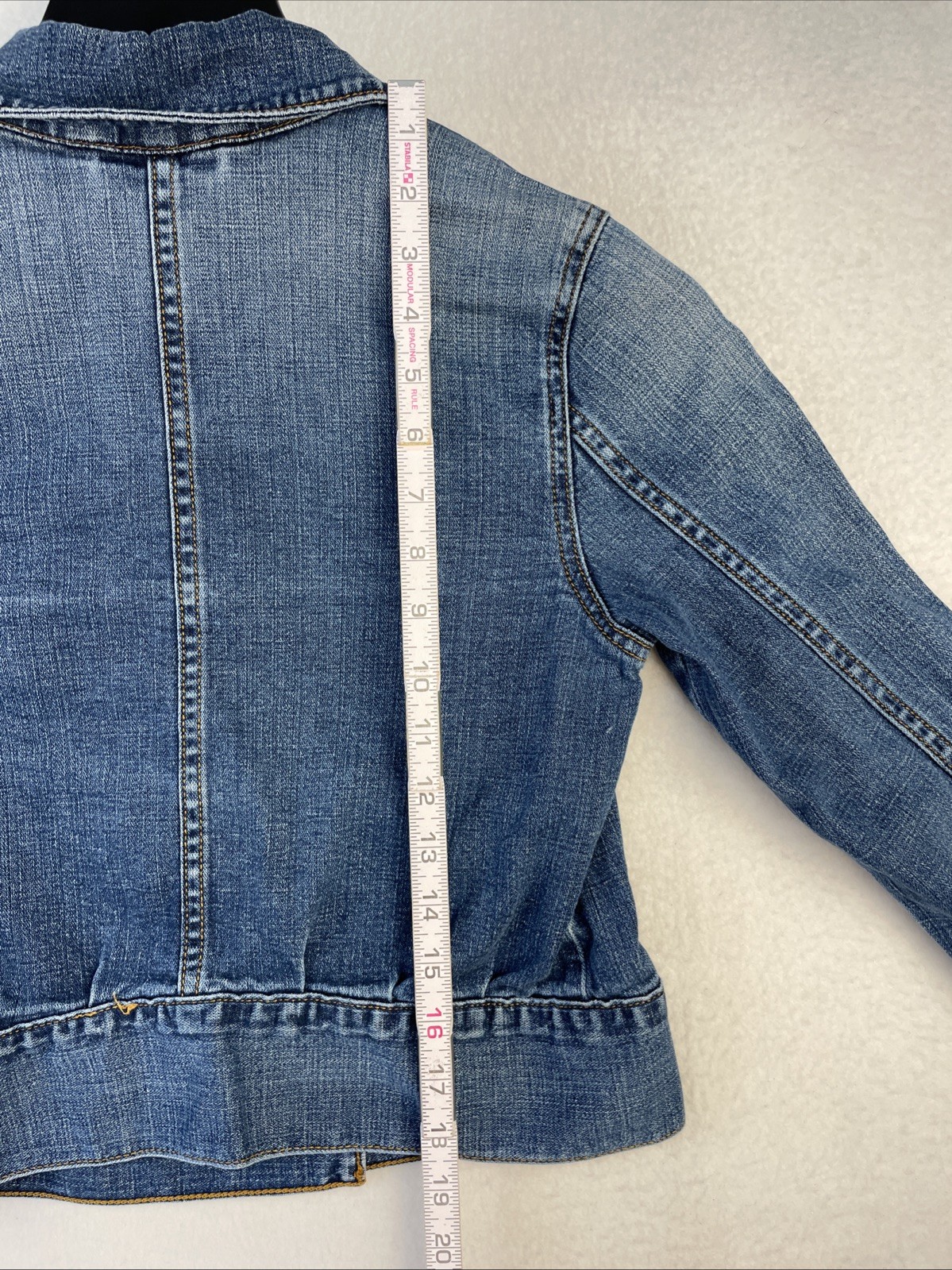 Levi’s Blue Denim Jean Jacket Fitted Cropped Size Medium Women EUC
