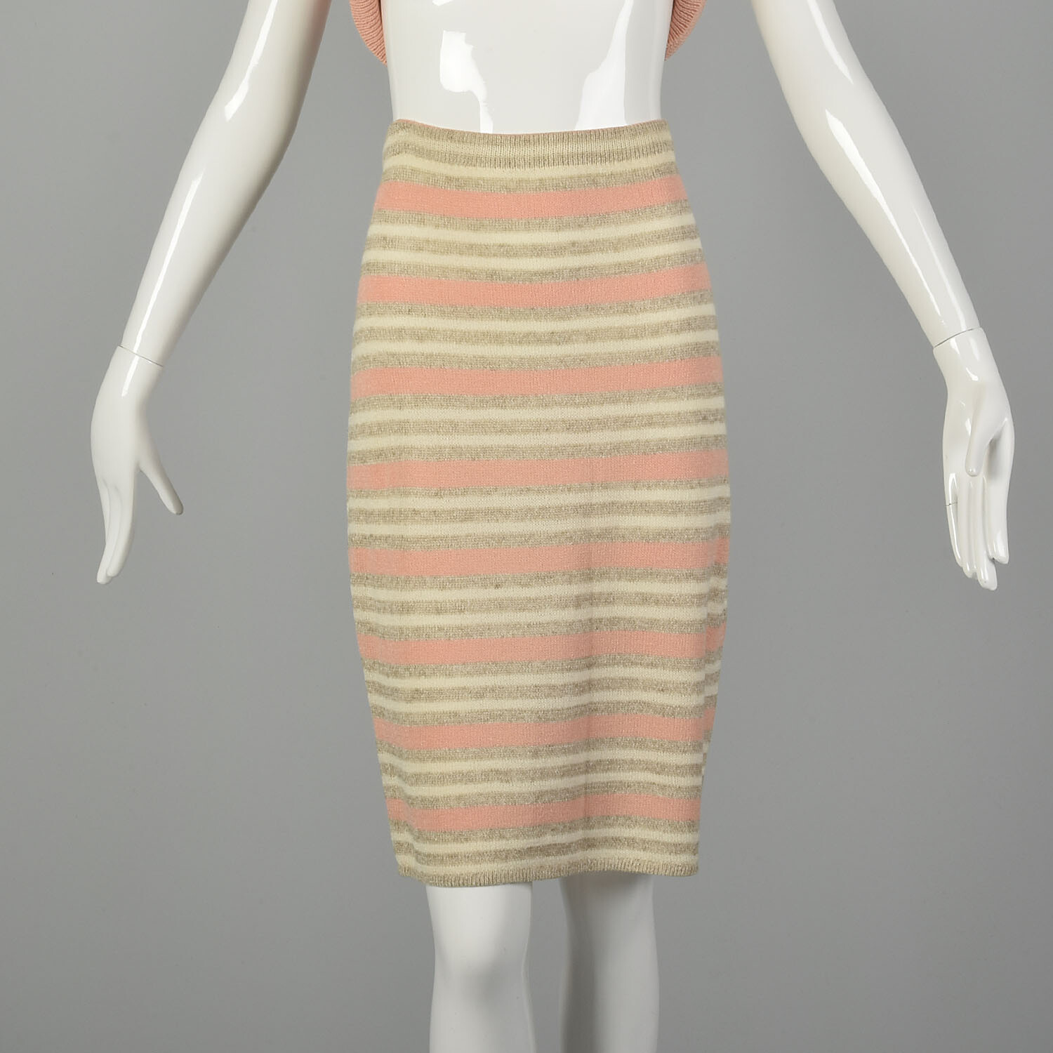 Medium 1980s St. John Set Knit Skirt Peach Cardigan 3pc Ensemble Vintage 80s