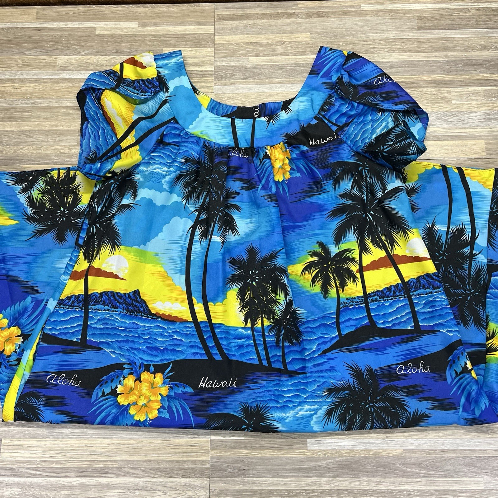 Vintage Royal Creations Made In Hawaii Dress Size Medium – M203