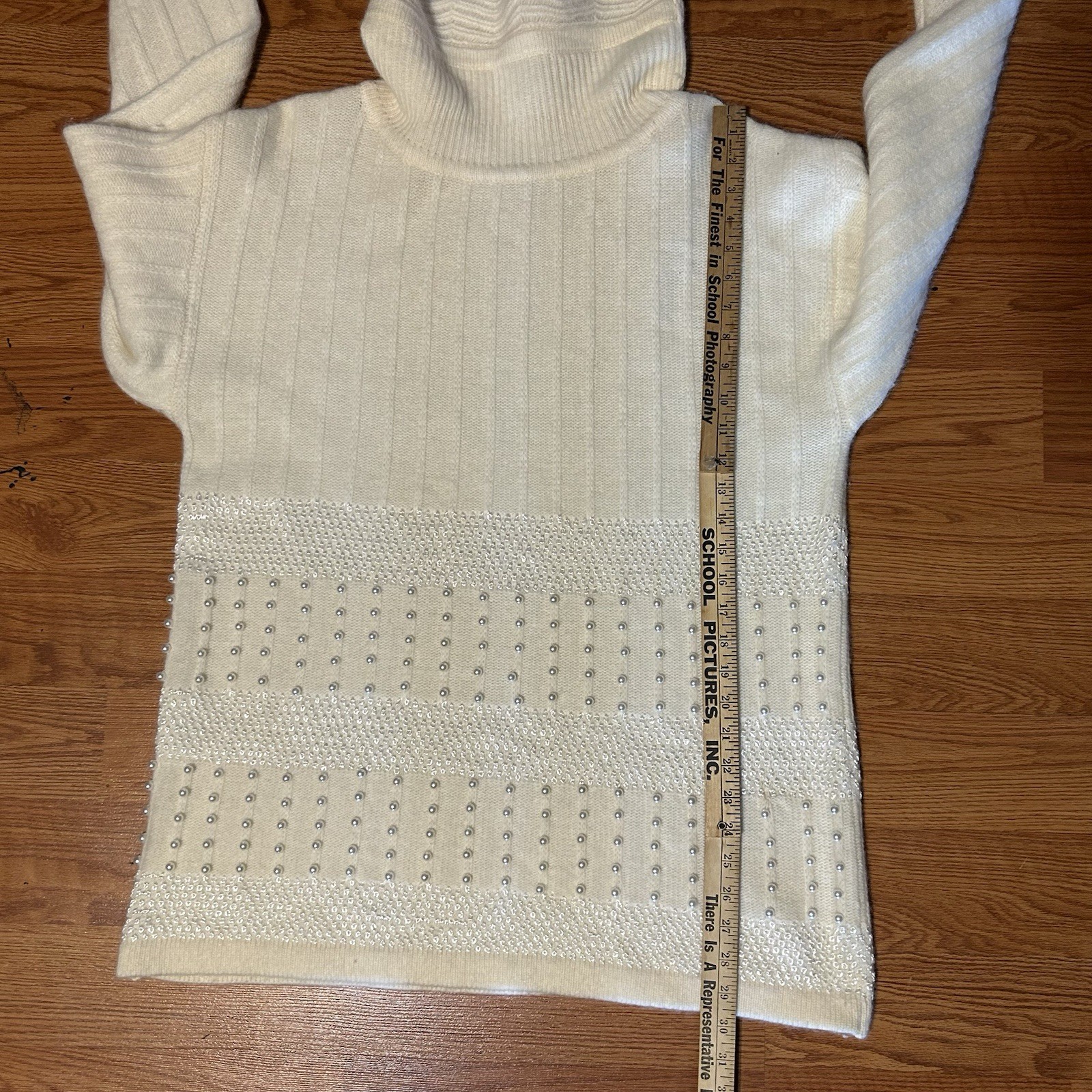 Vintage L’Eau Vive Sz M Cream Pearl Embellished Sweater Lambswool Angora Rabbit