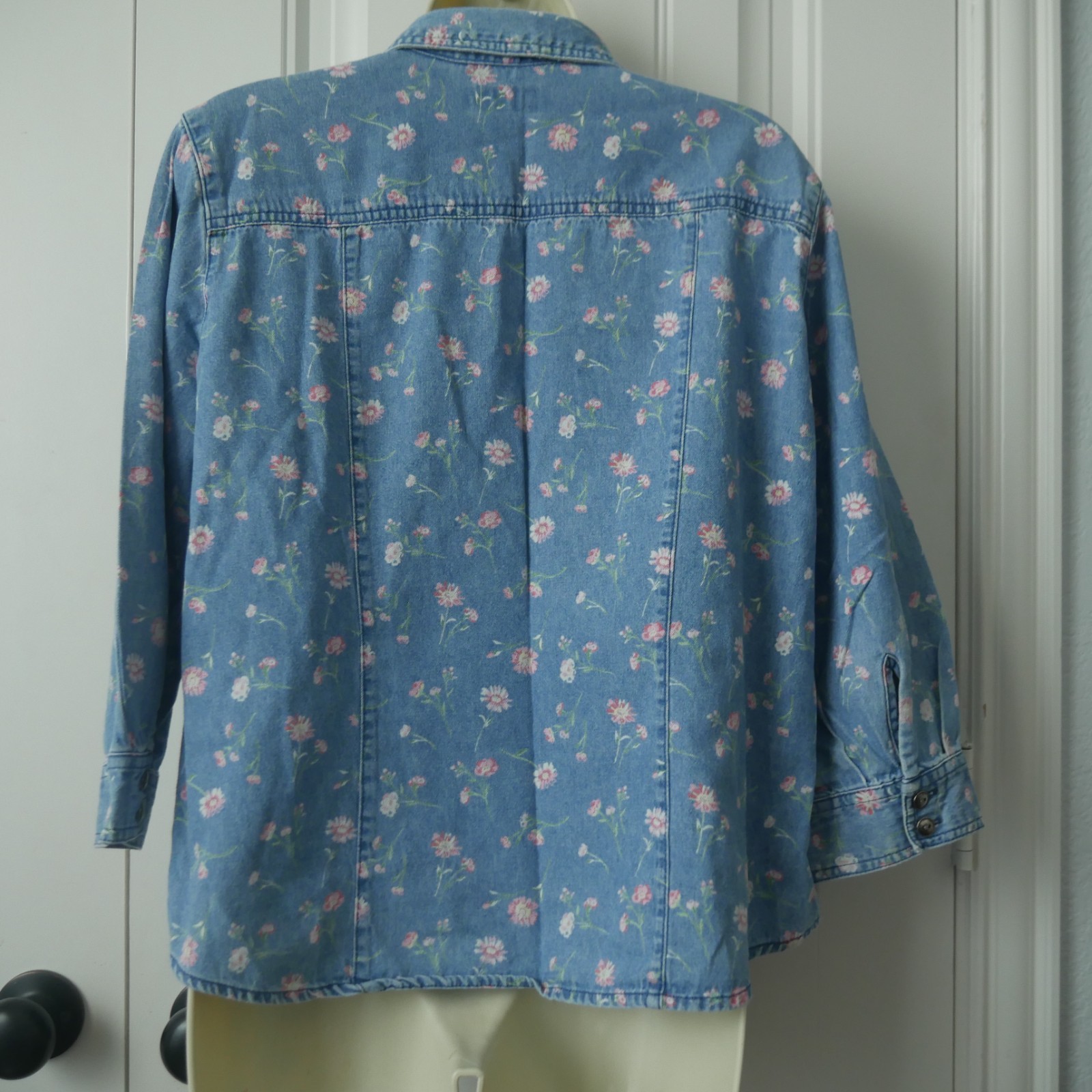 1990s Vintage Floral Denim Shirt Top Blouse Pink Flowers Grunge Cottage sz L