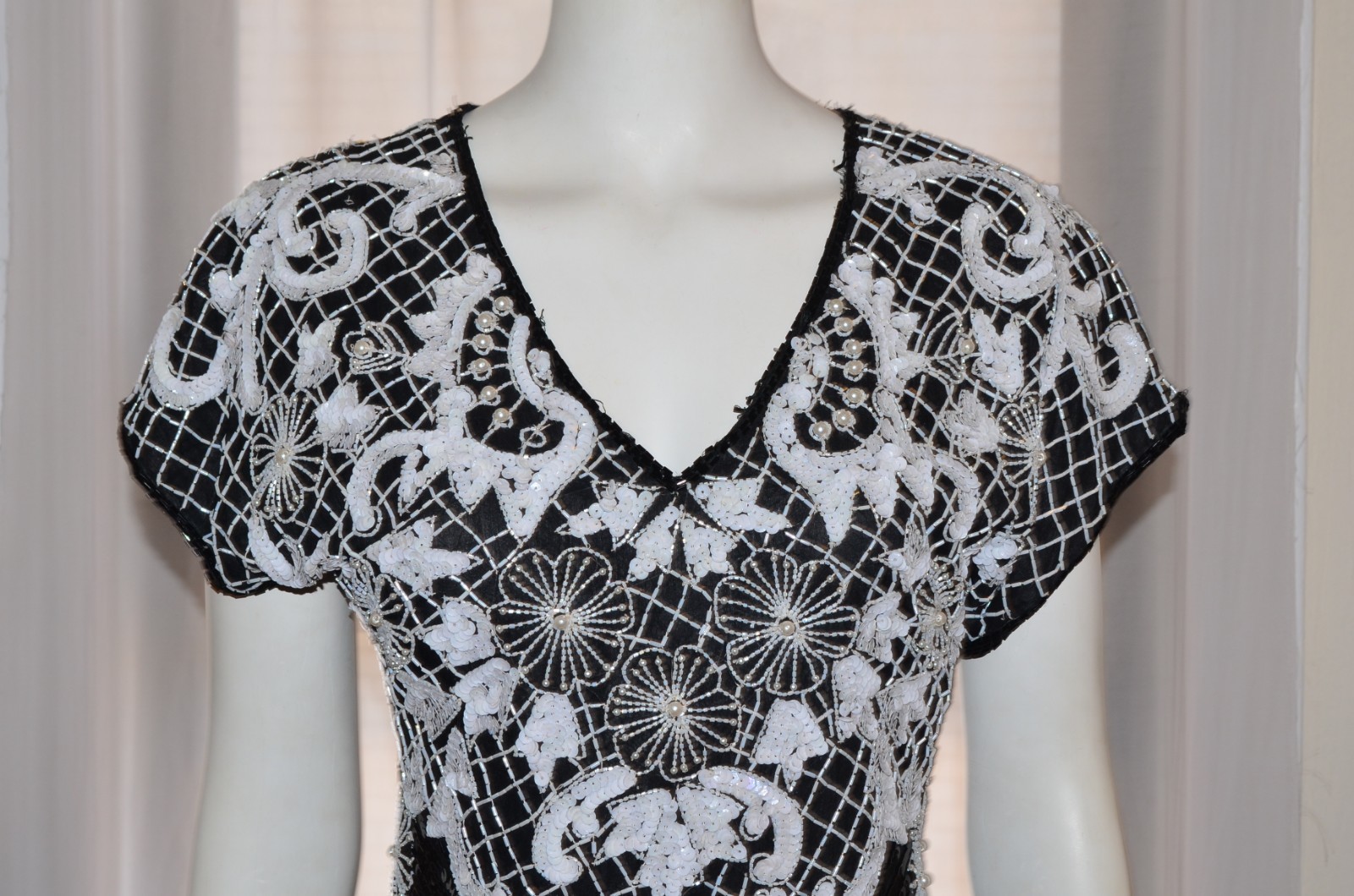 Vintage CARINA Black White Beaded Sequin Silk Evening Cocktail Dress Small S VTG