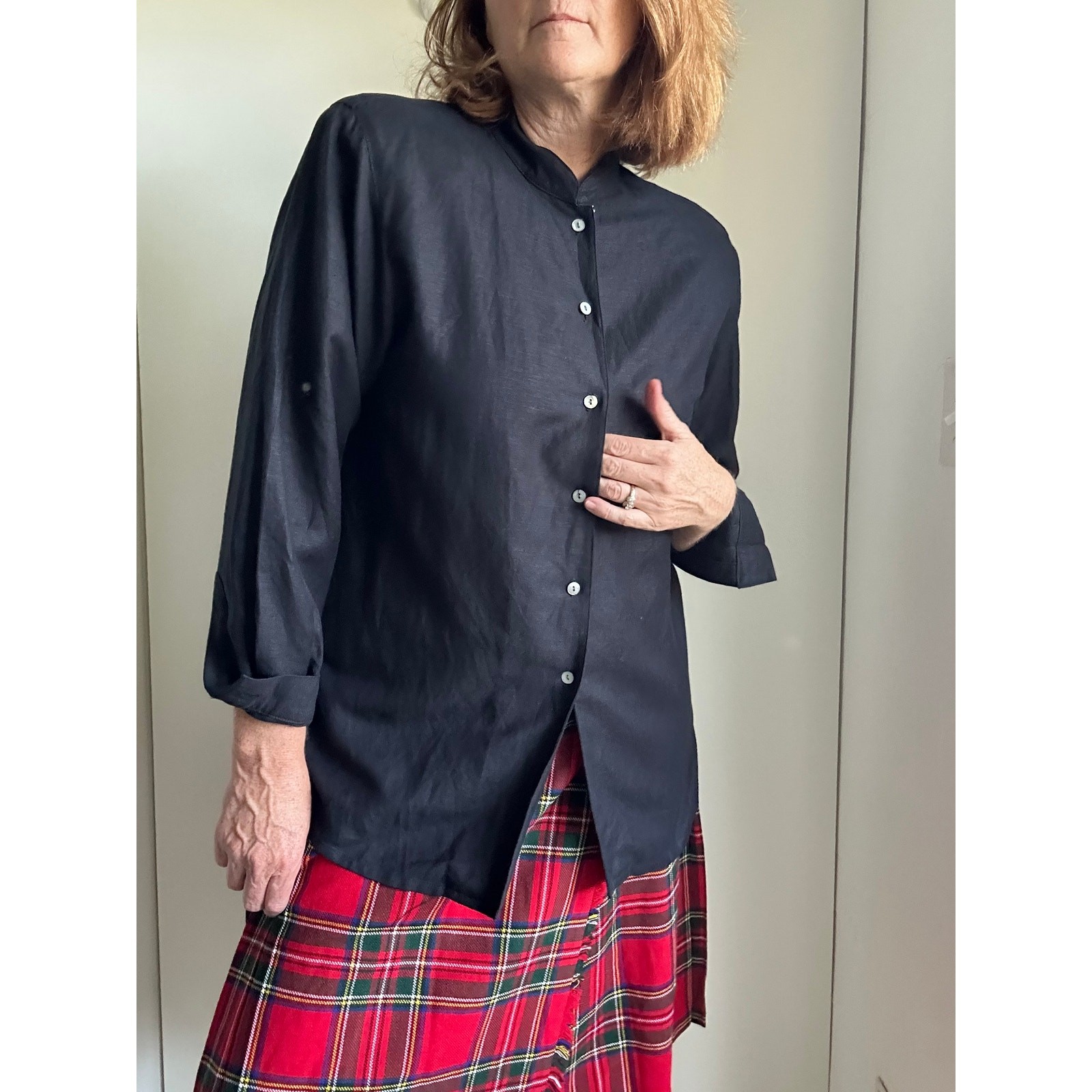 Womens 90s Linen Blouse/Button up Classic Closet Staple Minimalist Timeless Look
