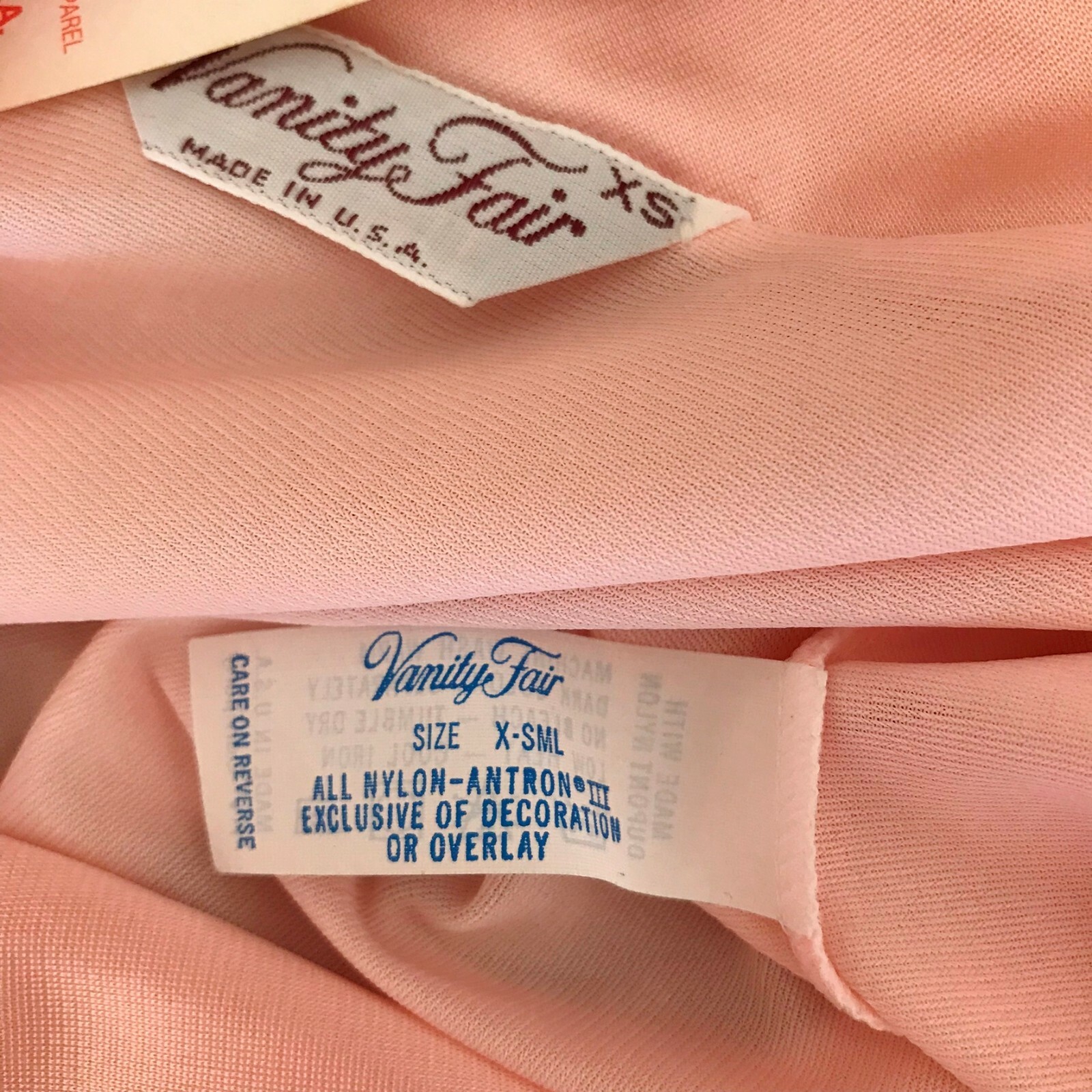 NWT Vintage Vanity Fair Pink Robe Button Up Silky Antron III Anti-Cling XS *Read