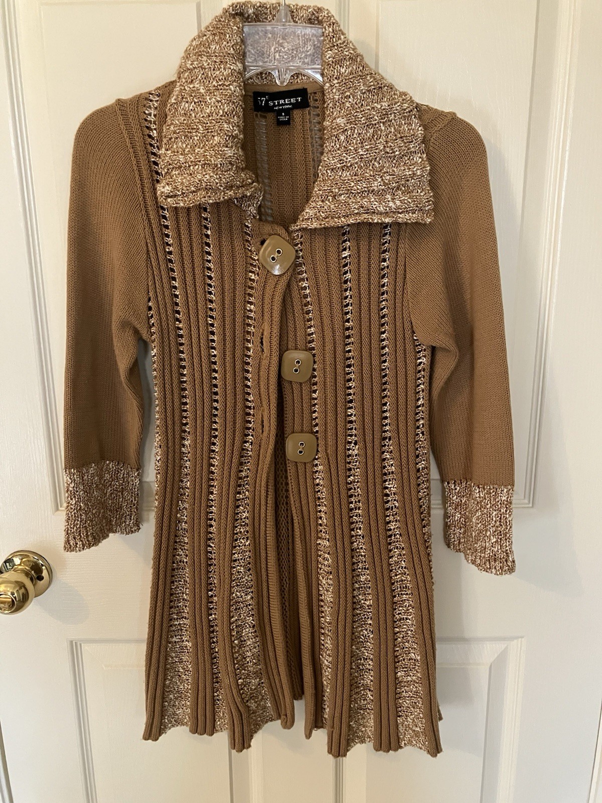 VTG 17th Street Knit Sweater Womens Small 3/4 sleeves chunky buttons wide collar