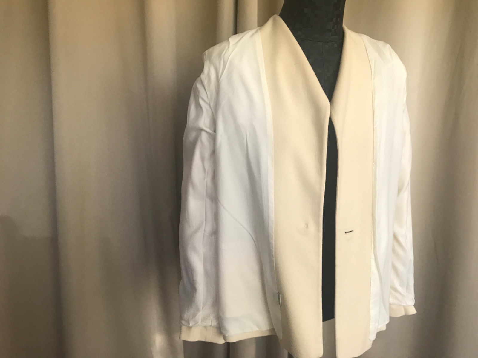 Vintage70′ light cream wool Union Made jacket finished with colorful embroidery