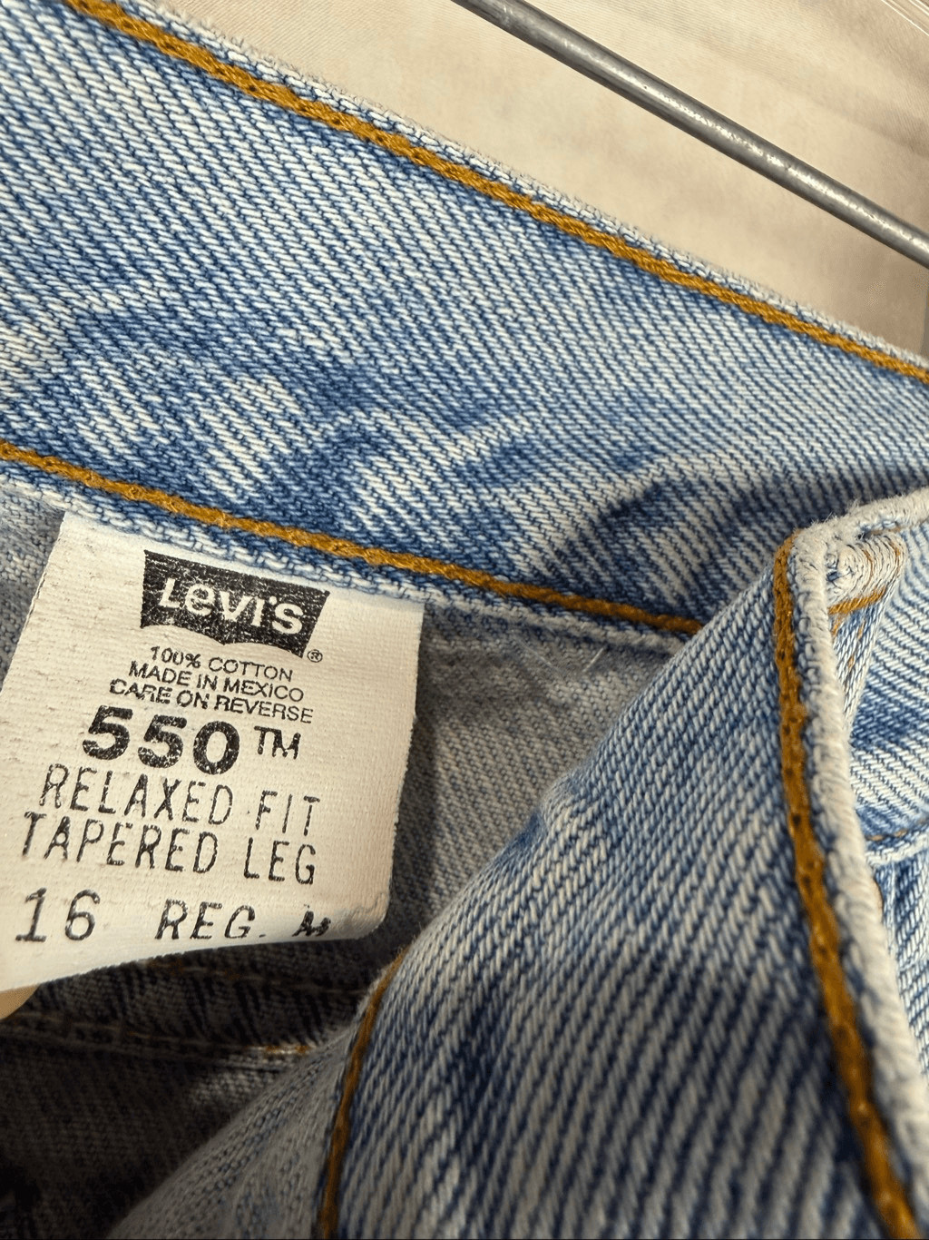 Vintage Women’s Red Tab Levi’s 550 Jeans Size 16 32×30 Light Wash 03/99 READ