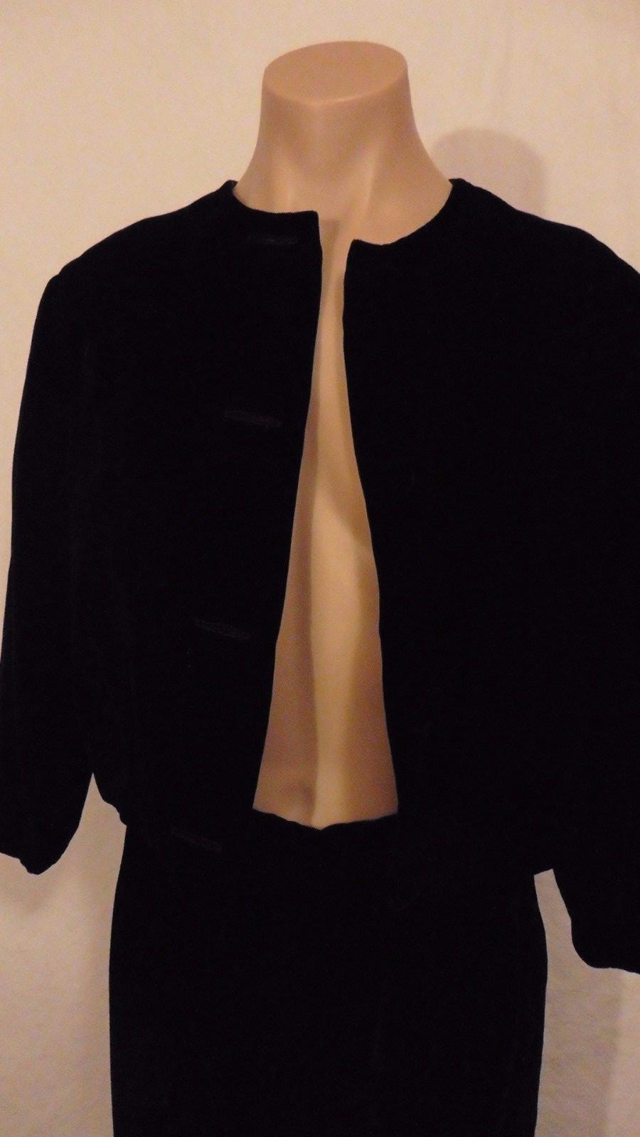 50s Black Velvet Suit sz 40x28x41