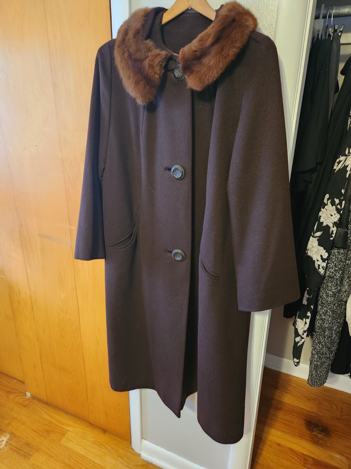Vintage Brown Wool Coat with Satin Lining and Fur Collar, Workers Union Label