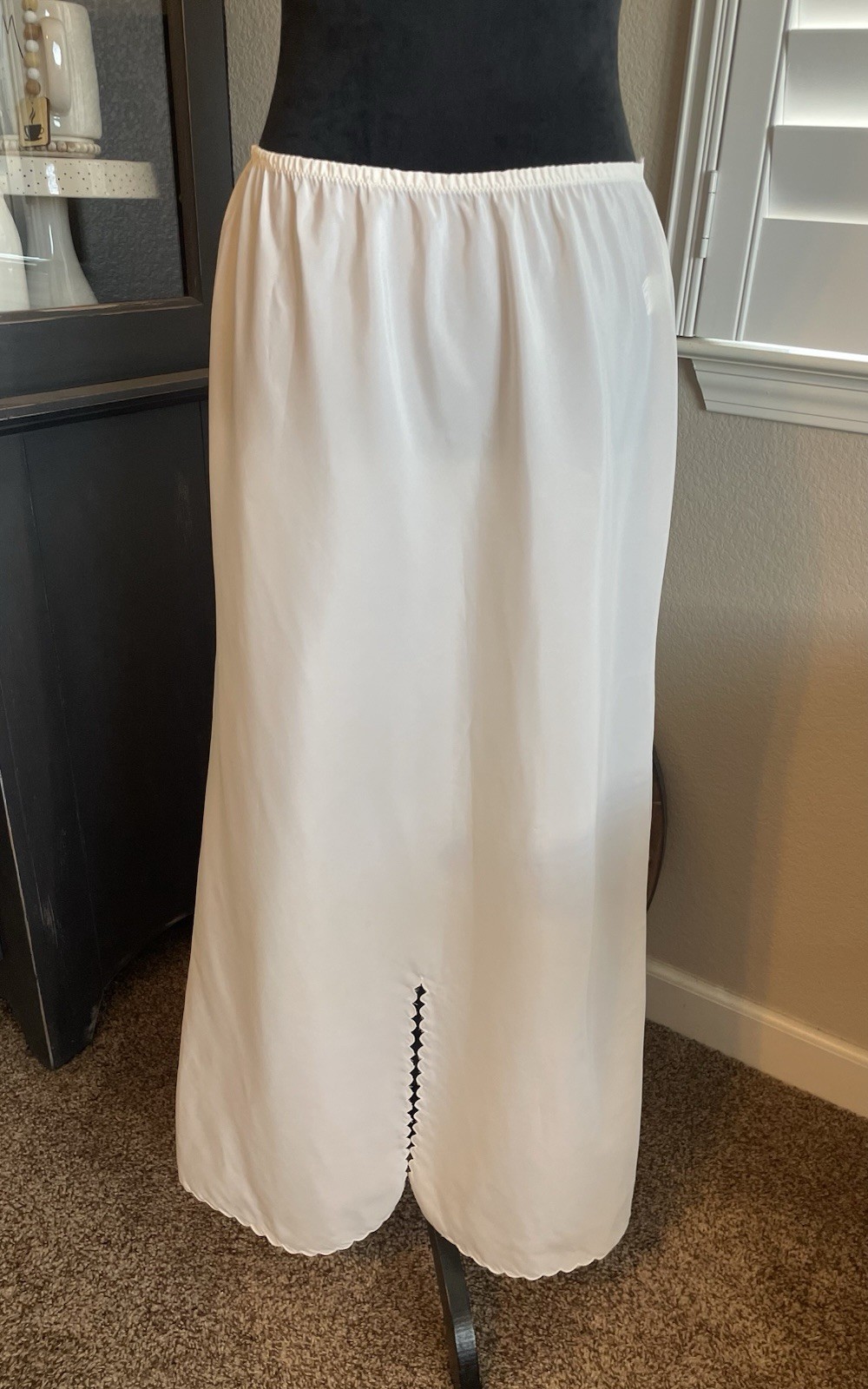 Vintage 1970’s Chevette Long Slip White Hand Embroidery Floral Women Large Flaw