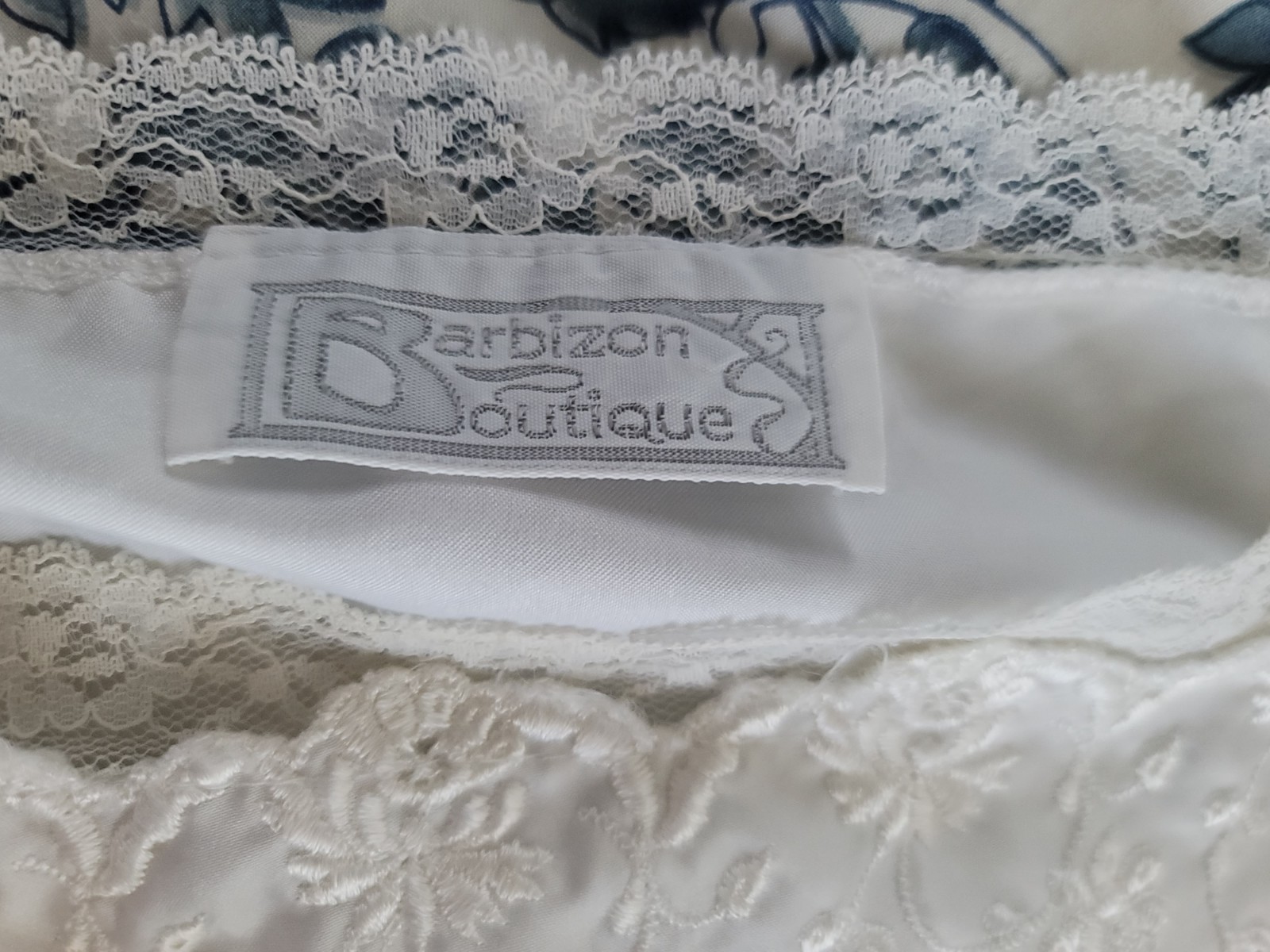Barbizon boutique, white off-white satin nightgown size XL.