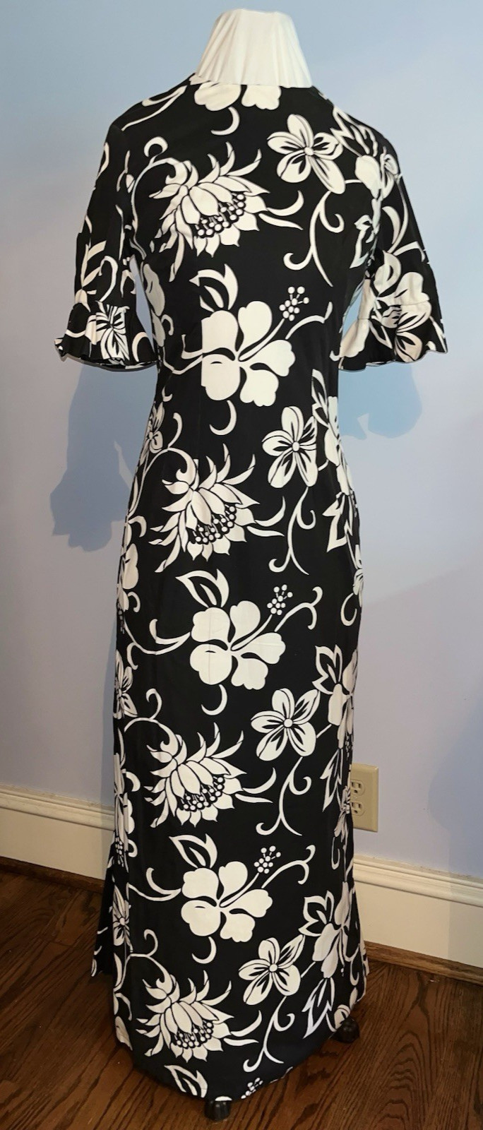 Vintage Hawaiian Maxi Hostess Dress Hibiscus Black White Mermaid Fishtail Hem