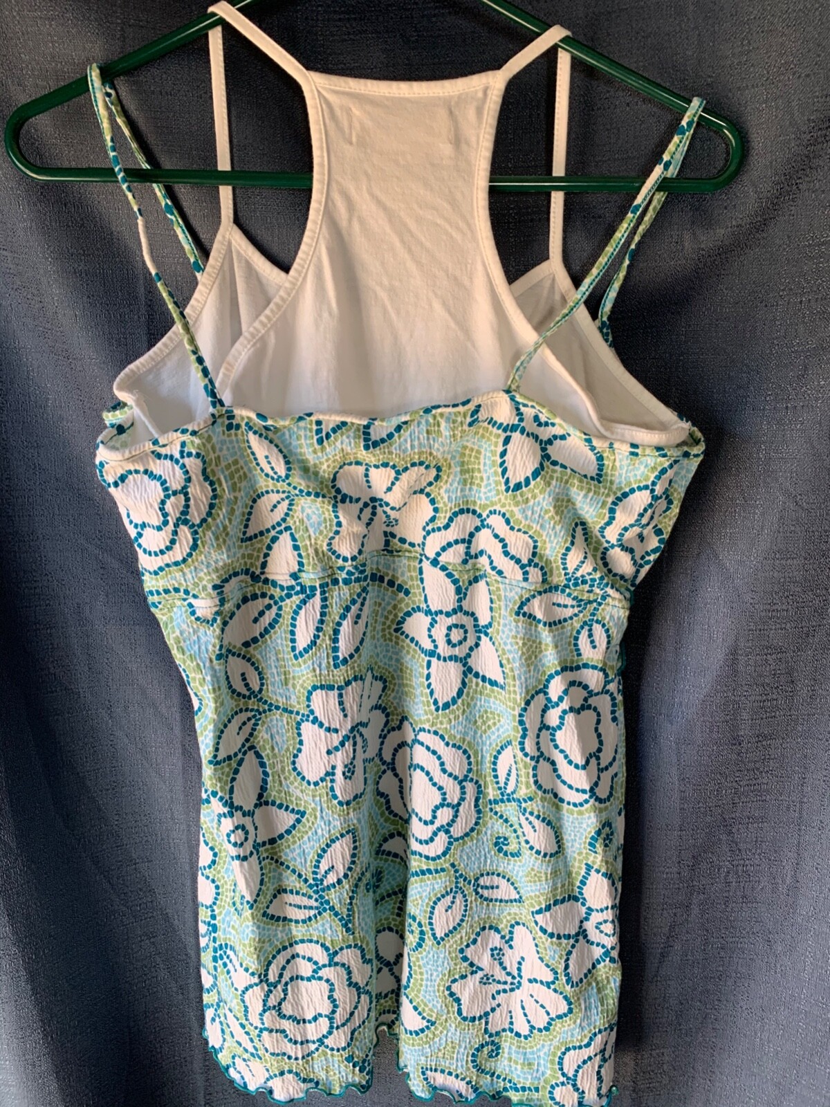 D05-Younique vintage Juniors Teal,Lt green,lt blue,white Top. SZ xl