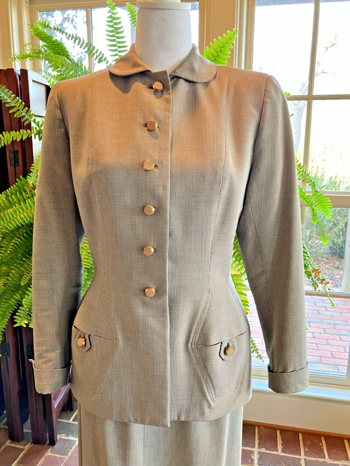 1940s bespoke tailor made ladies wool houndstooth suit with cast glass buttons