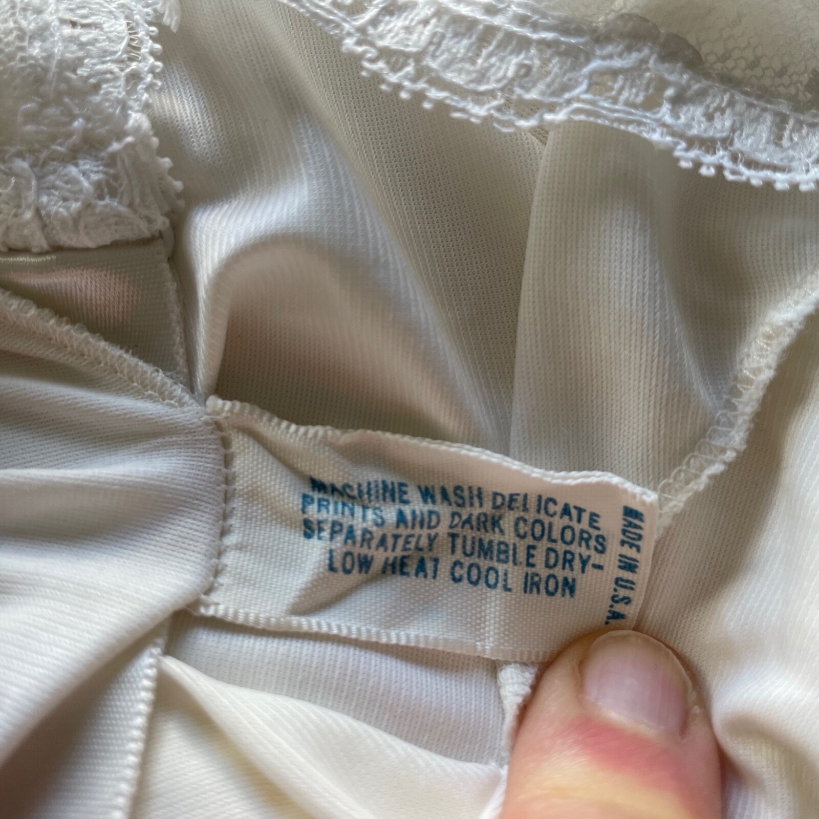 Vintage Slip Vanity Fair Women’s 34 Large Lingere White Lace Adjustable Strap
