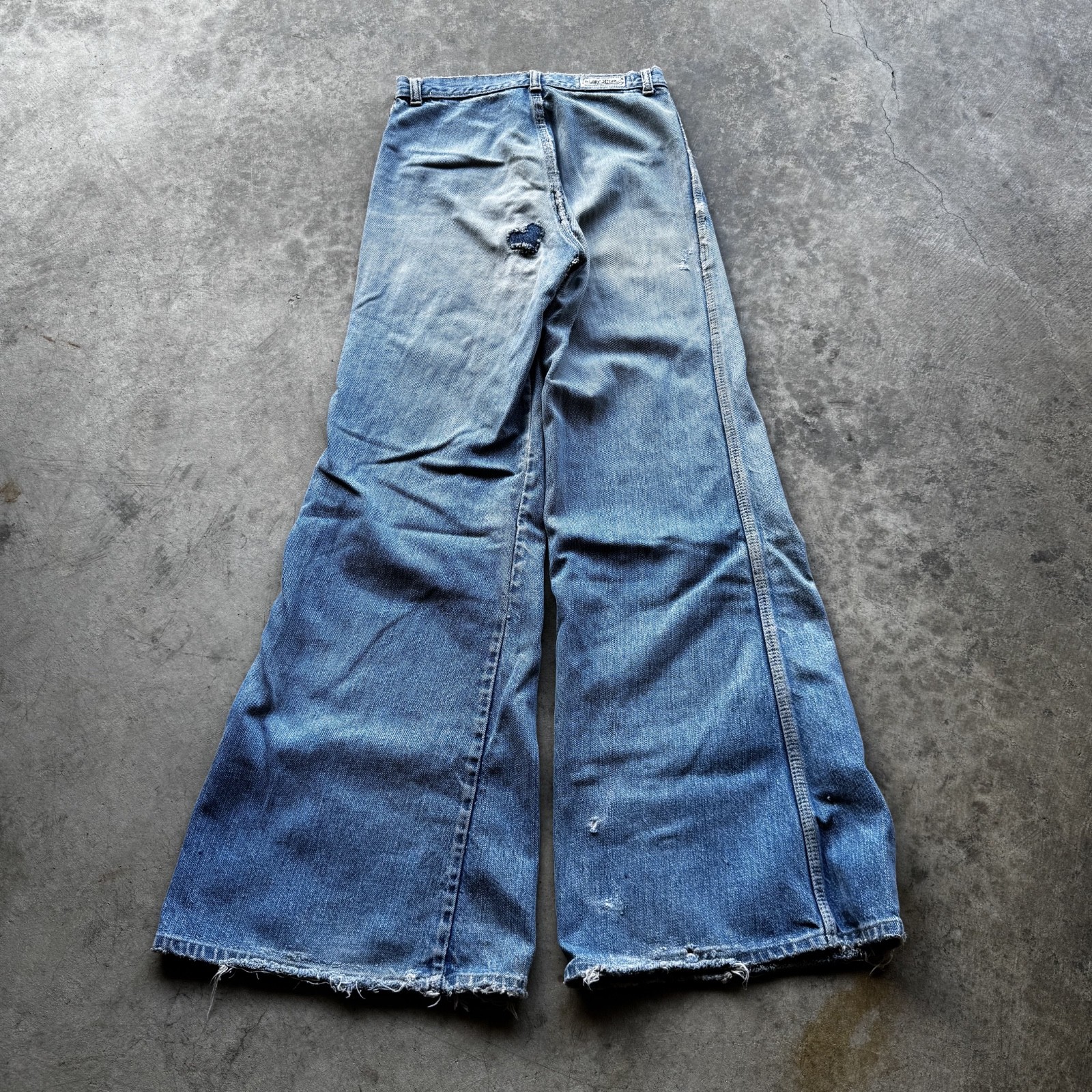 1970s BearBottoms Seattle Wide Leg Flare Jeans 26×30