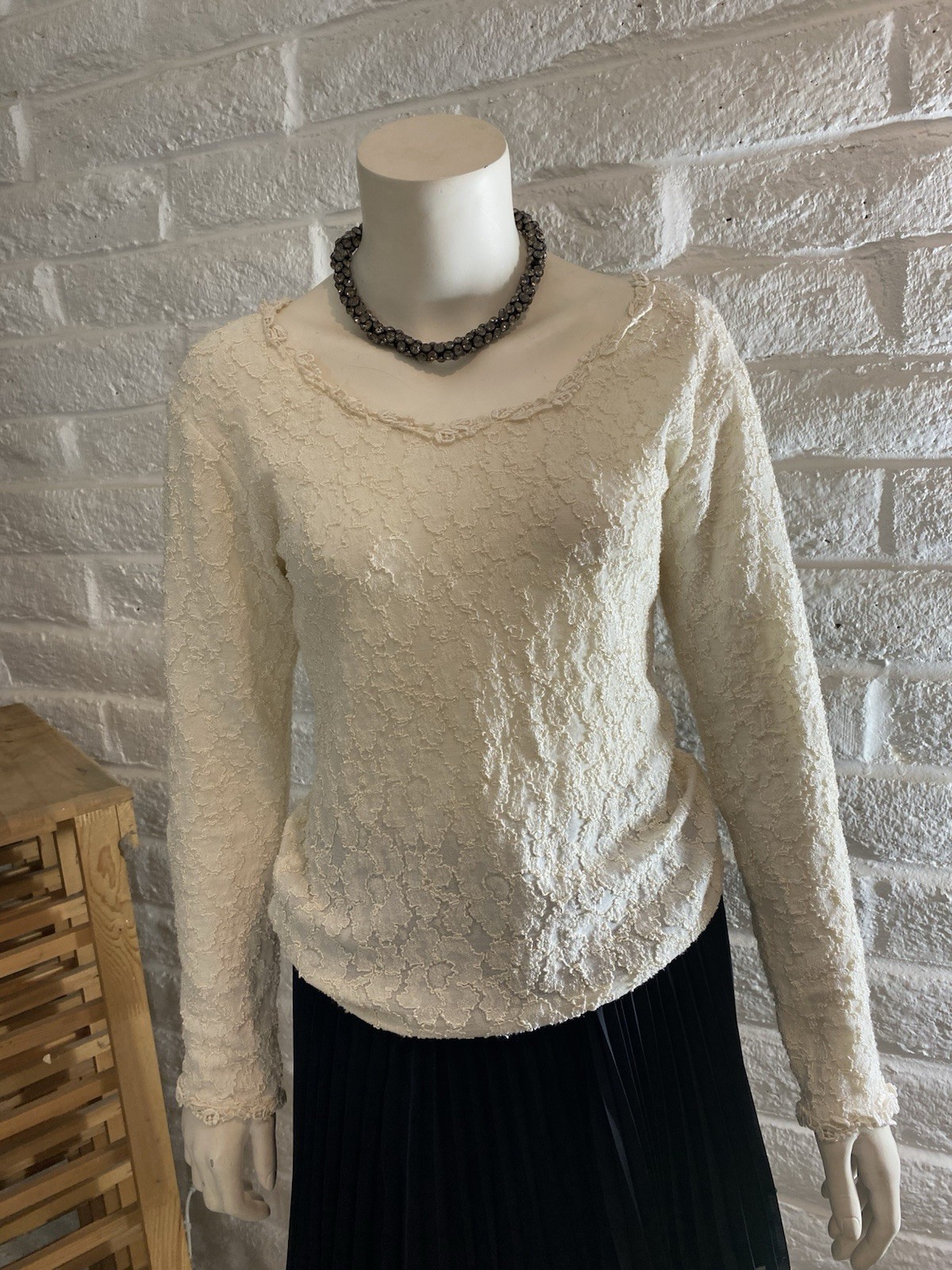 Margot Lea Los Angeles M Stretch Nylon Long Sleeve Embroidered Top Vintage