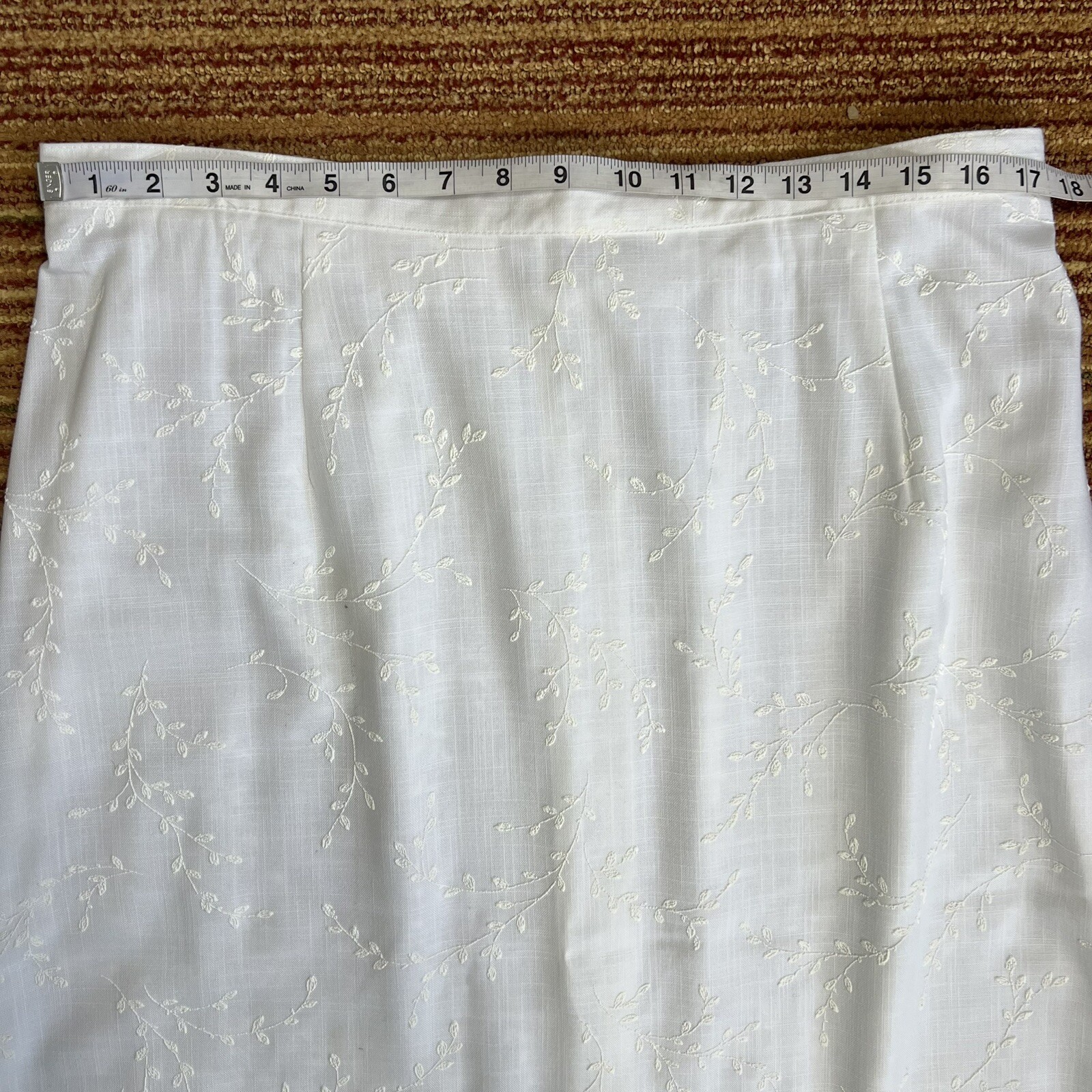 Linen Look Skirt Suit Woman’s 1X White Embroidered Flowers Usa Made VTG Retro