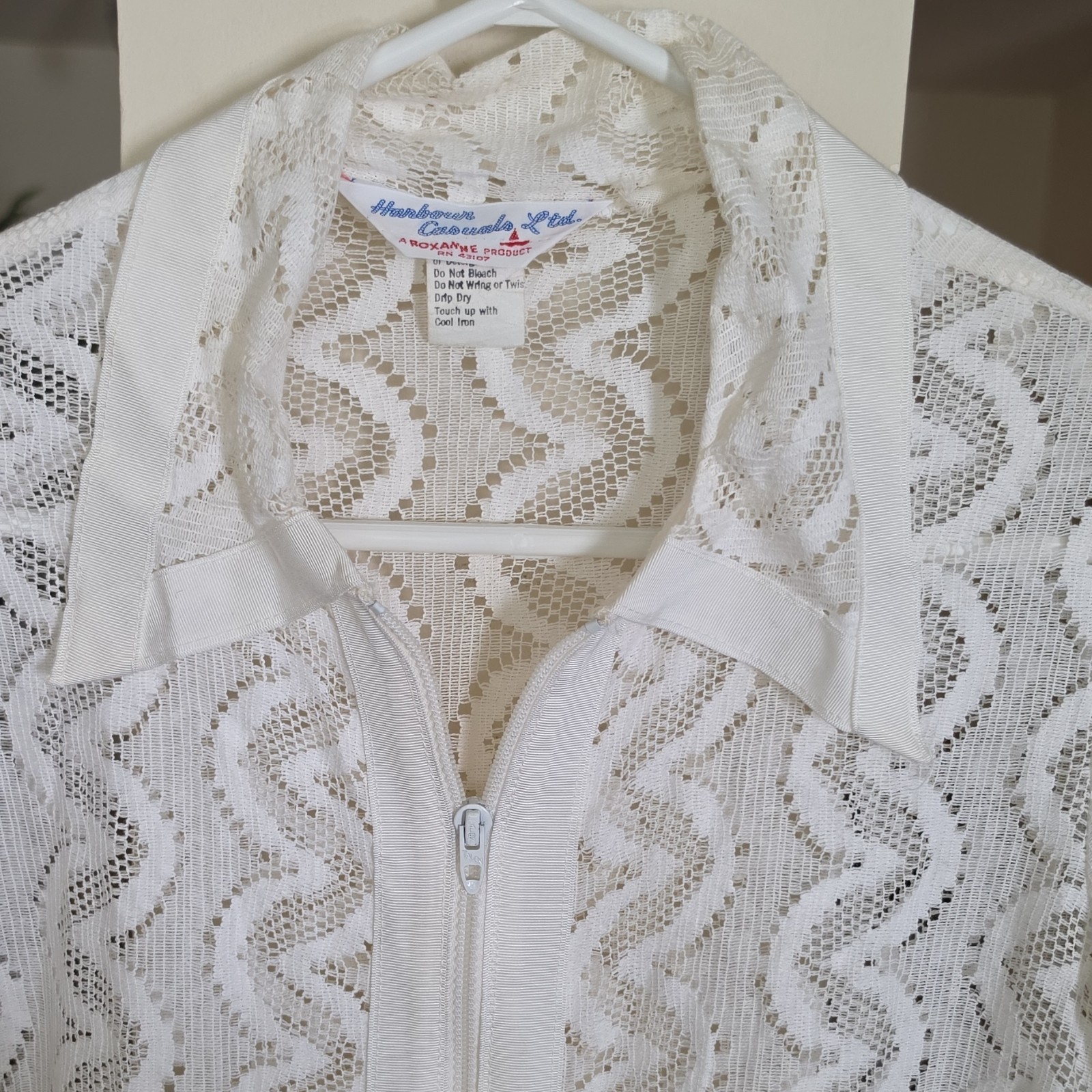 Harbour Casuals Ltd Vntg 1970s White Chevron Lace Bridal Dress Glamor Resortwear