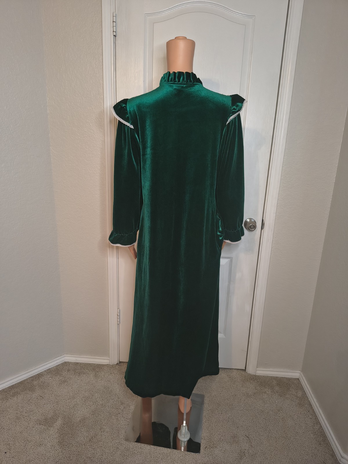 Vintage Appel Green Velvet Nightgown Plaid Ruffle Trim Cottagecore S/M -DP36
