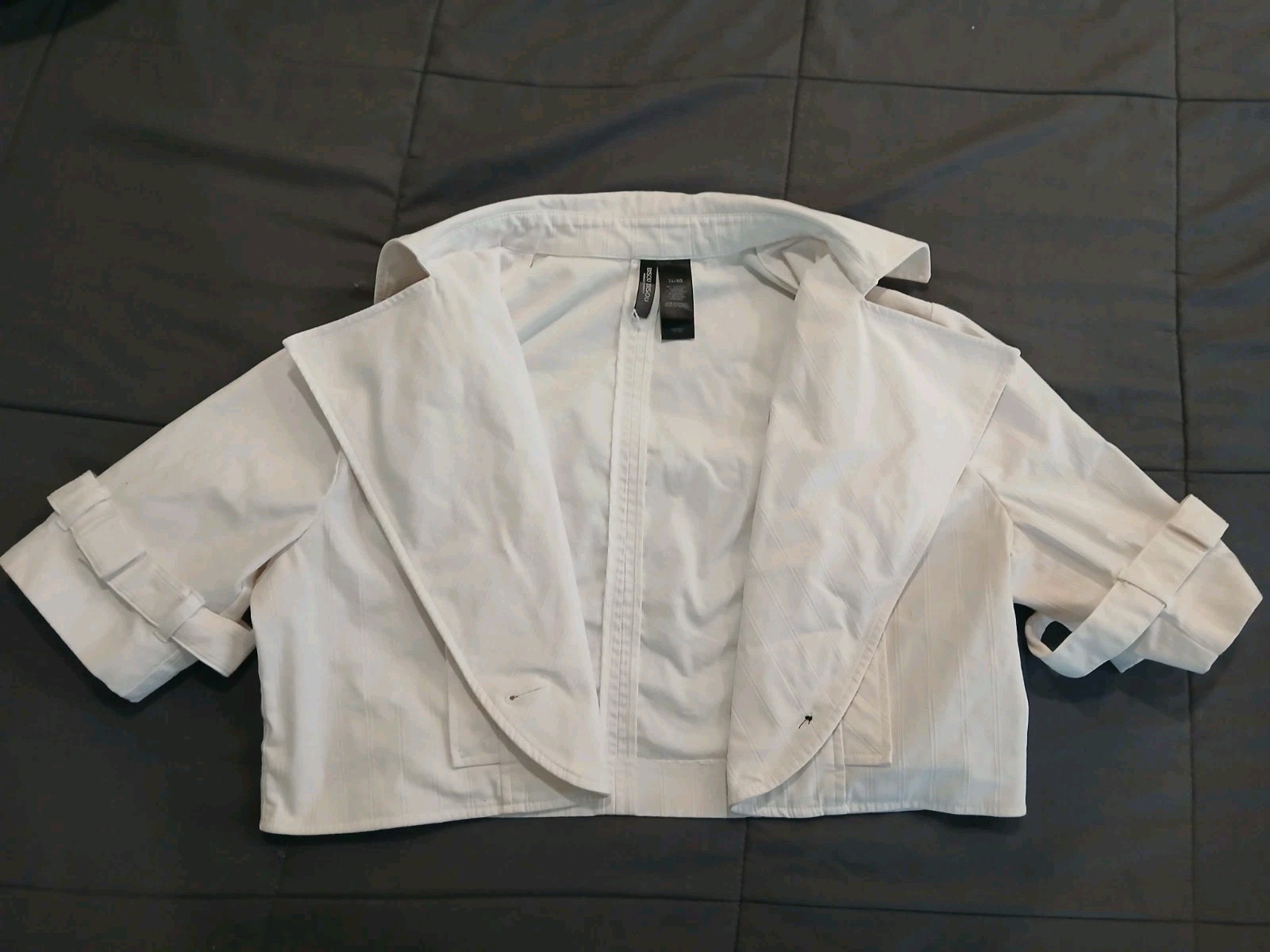 Vintage White Bisou Bisou Cropped Blazer. Women’s Size XLarge
