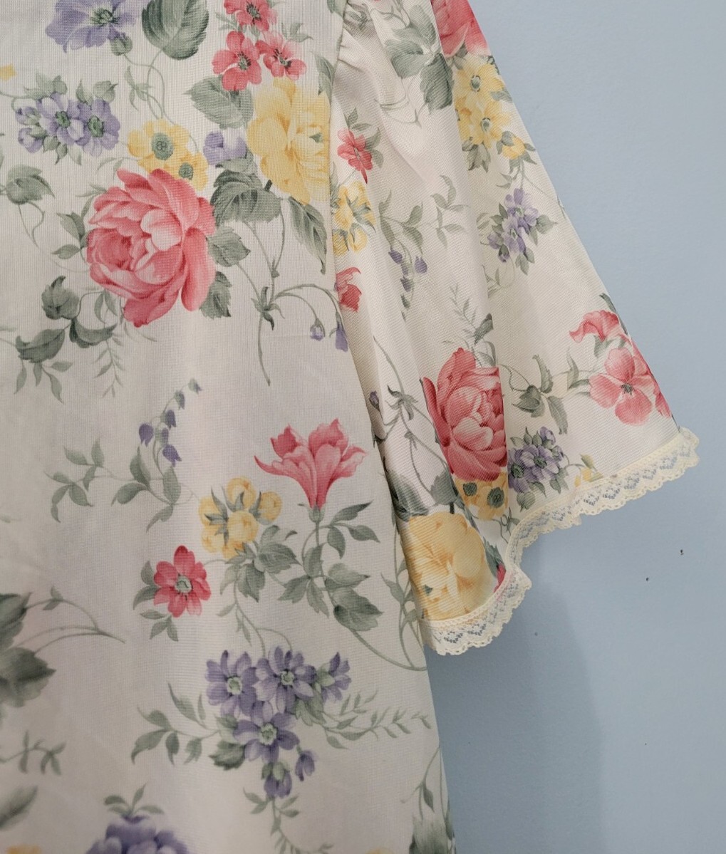 Vtg Vanity Fair Floral Robe/Gown Button Front S Lace Neck Inset Knee Length READ