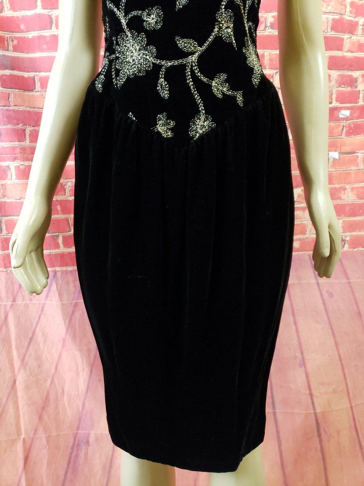 Positively Ellyn | Union Made Vintage Velvet Black Strapless Women’s Dress 7/8