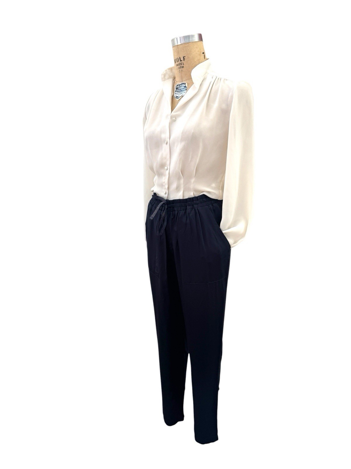 VINTAGE Rayon Blouse Womens Size Medium Shirt Off White Plastic Buttons