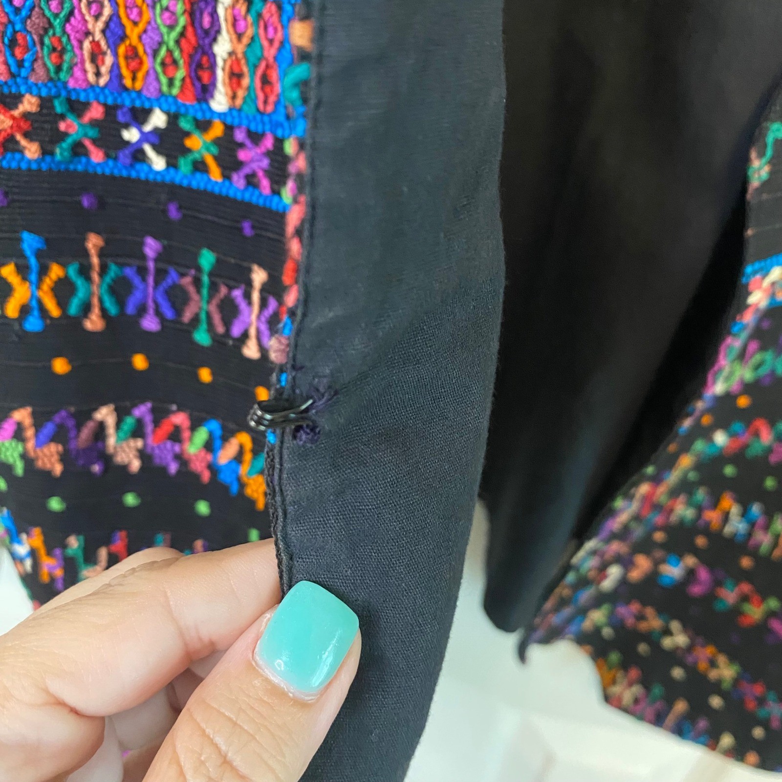 The J Peterman Company Vintage Vest Womens Large Embroidered Cotton Black Multi