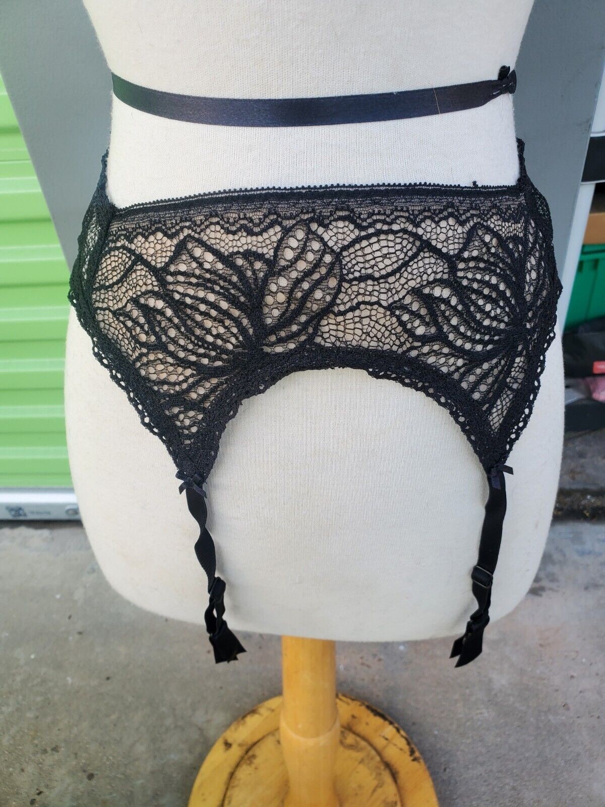 NINA RICCI France Black Lace Garter Belt Suspender Lace Trim Size US M EU 3 New