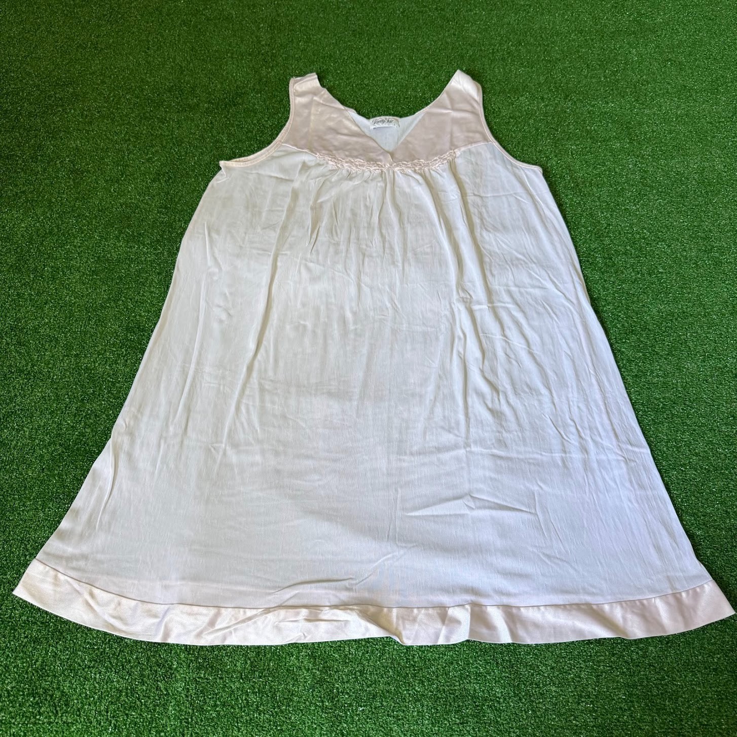 Vintage Vanity Fair Pink Satin Nightgown Flower Detail Long Sleep Dress Size L